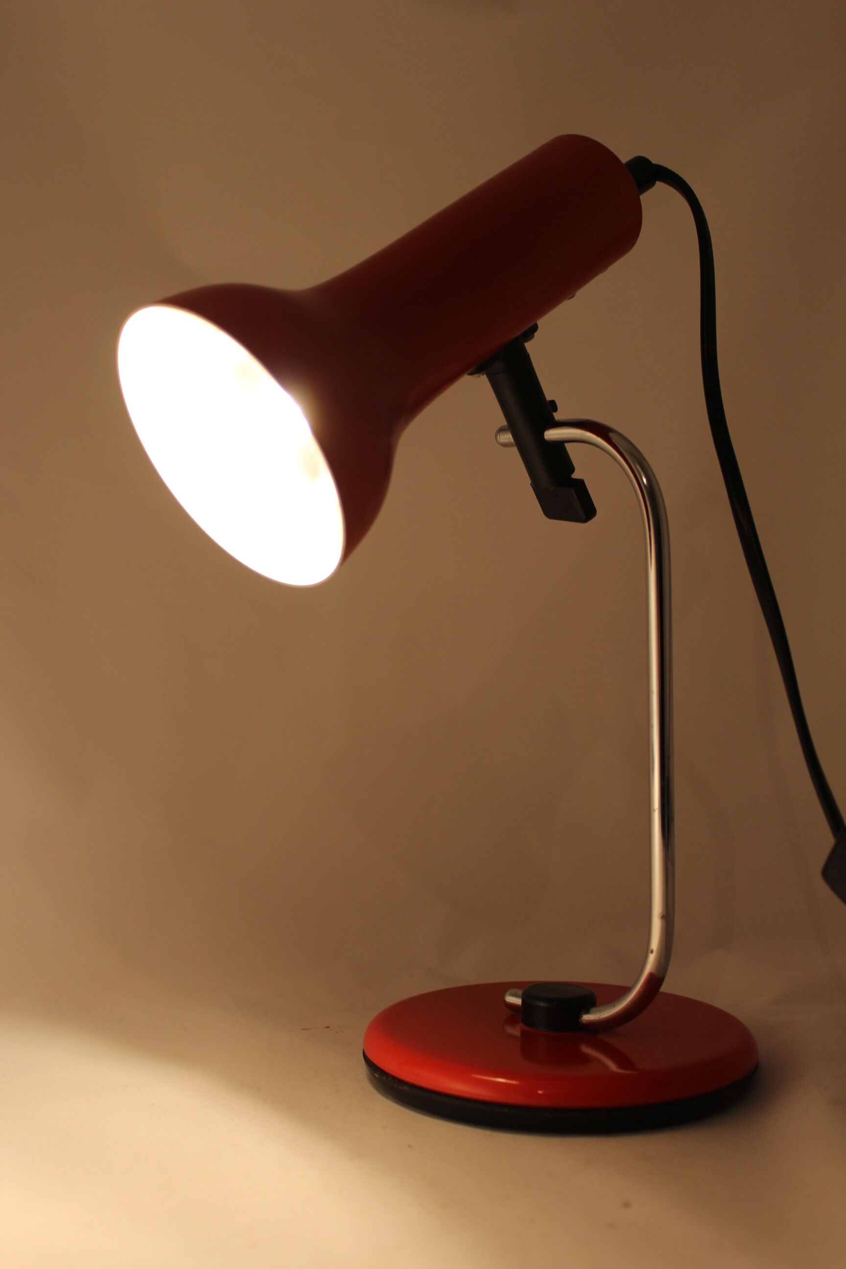 Red desk lamp Biko