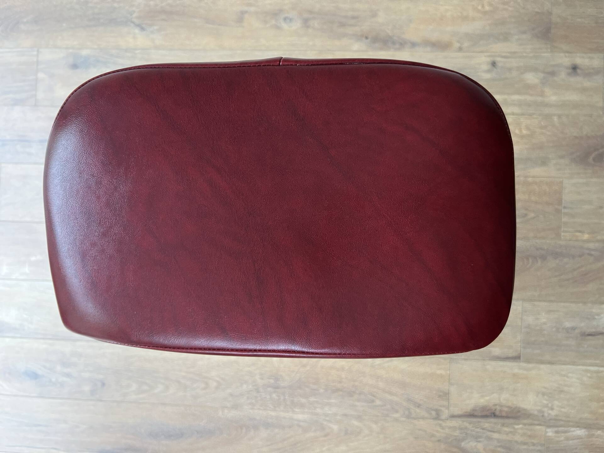 Vintage folding stool Libellule – Normafix – burgundy faux leather – years