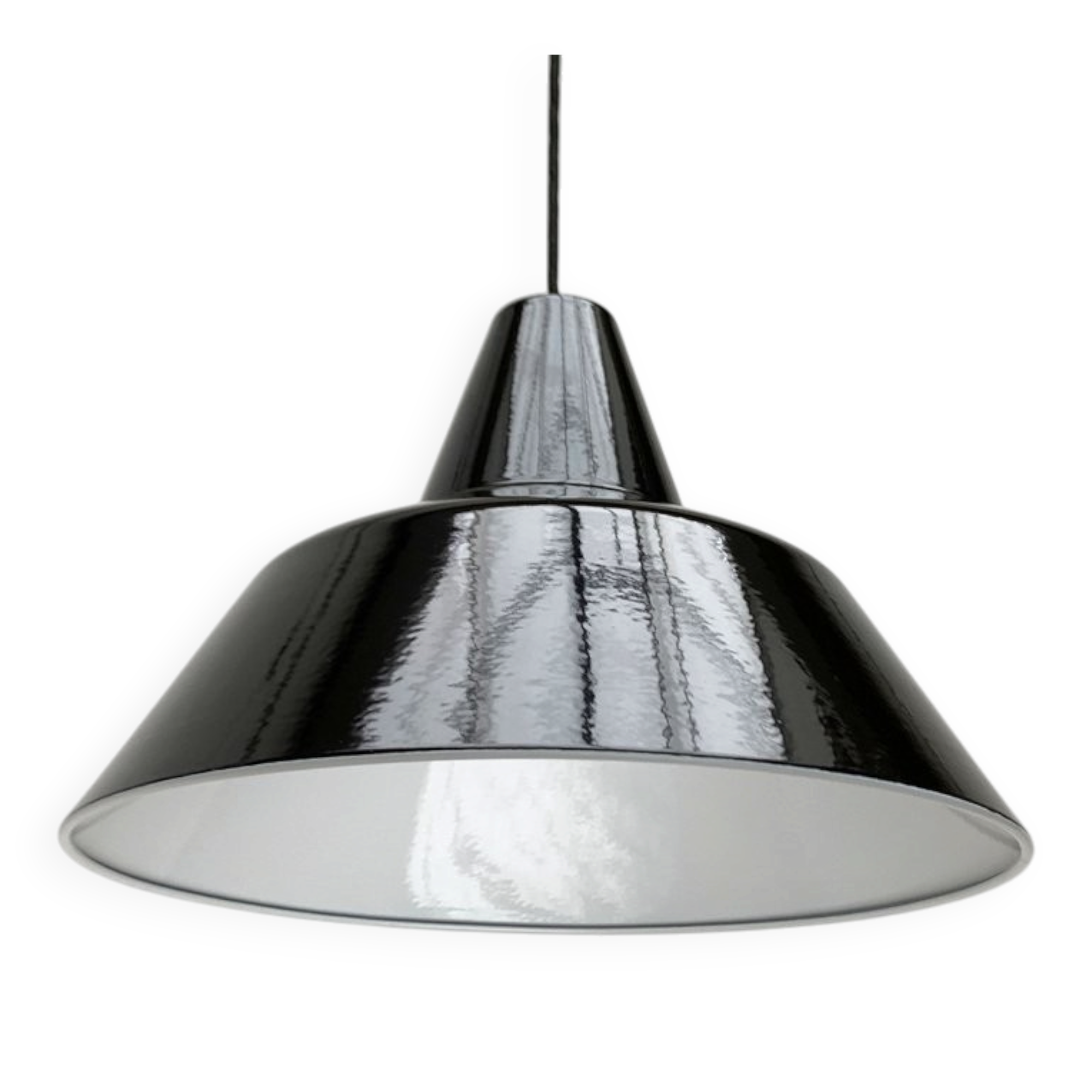 Large Danish Mid-Century pendant lamp in enamel for Louis Poulsen, 1960s.