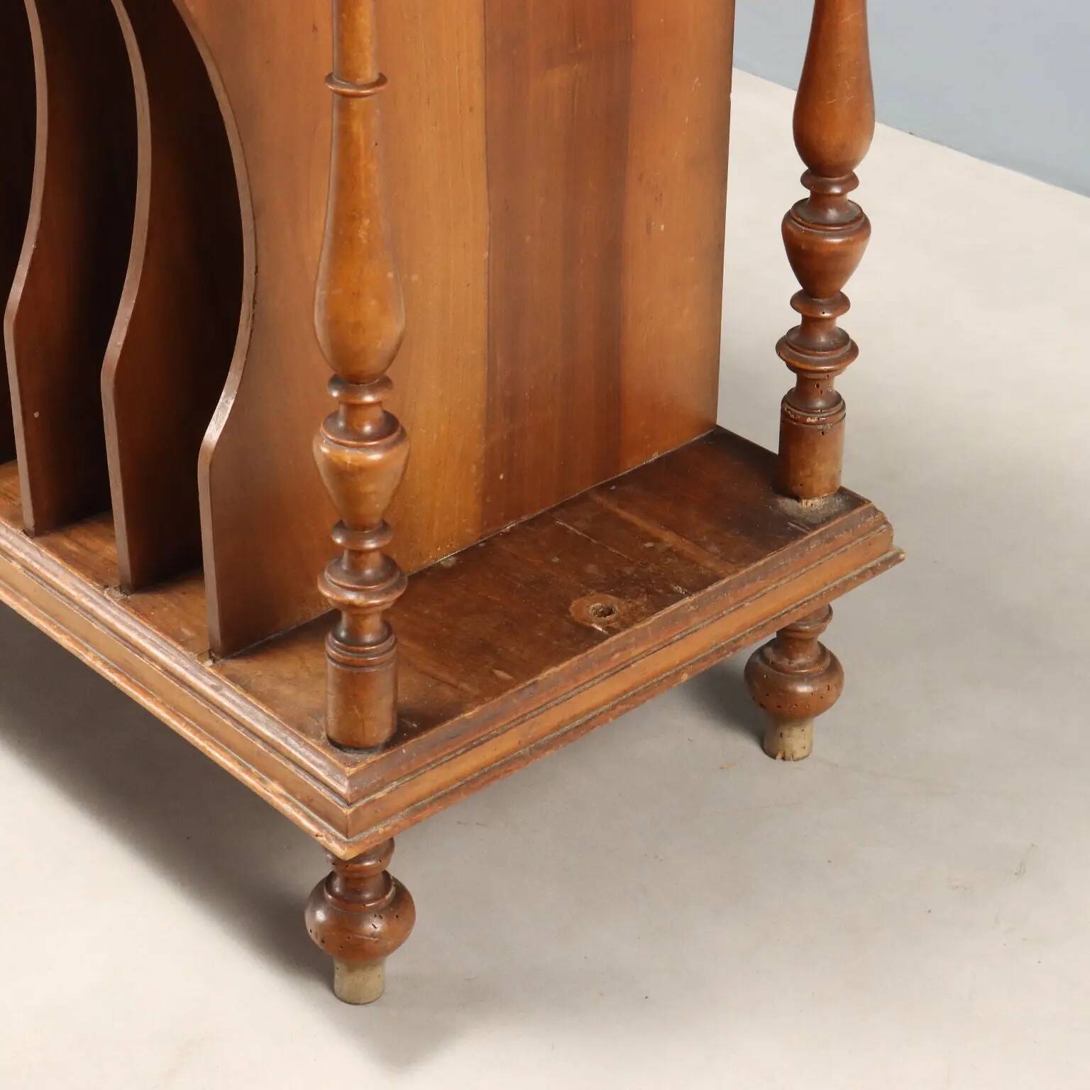 Antique walnut shelf with curved legs, Italy, mid-19th century.