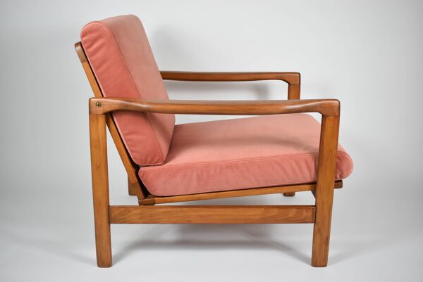 Fauteuil original scandinave Baczyk, années 1960, rénovation, rose, velours, teck