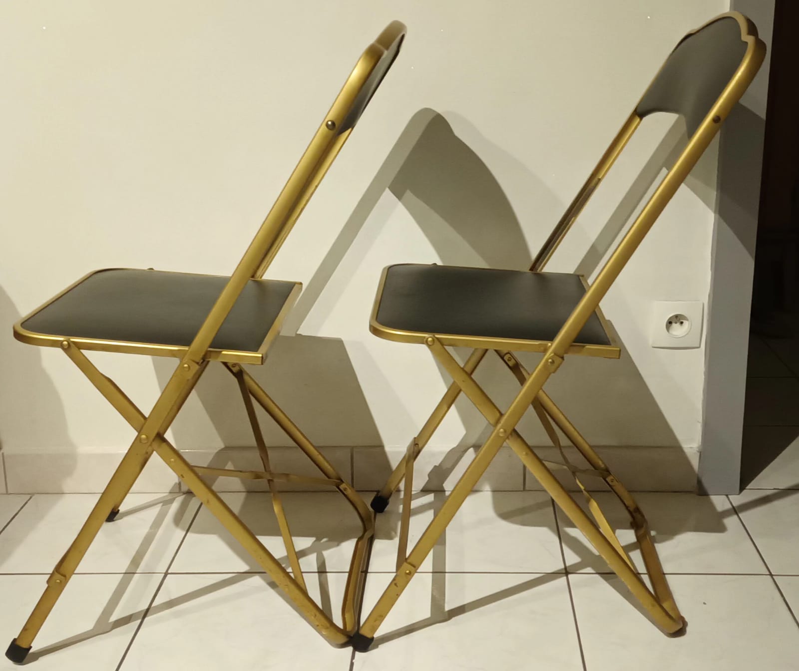 Pair of Chaisor folding chairs