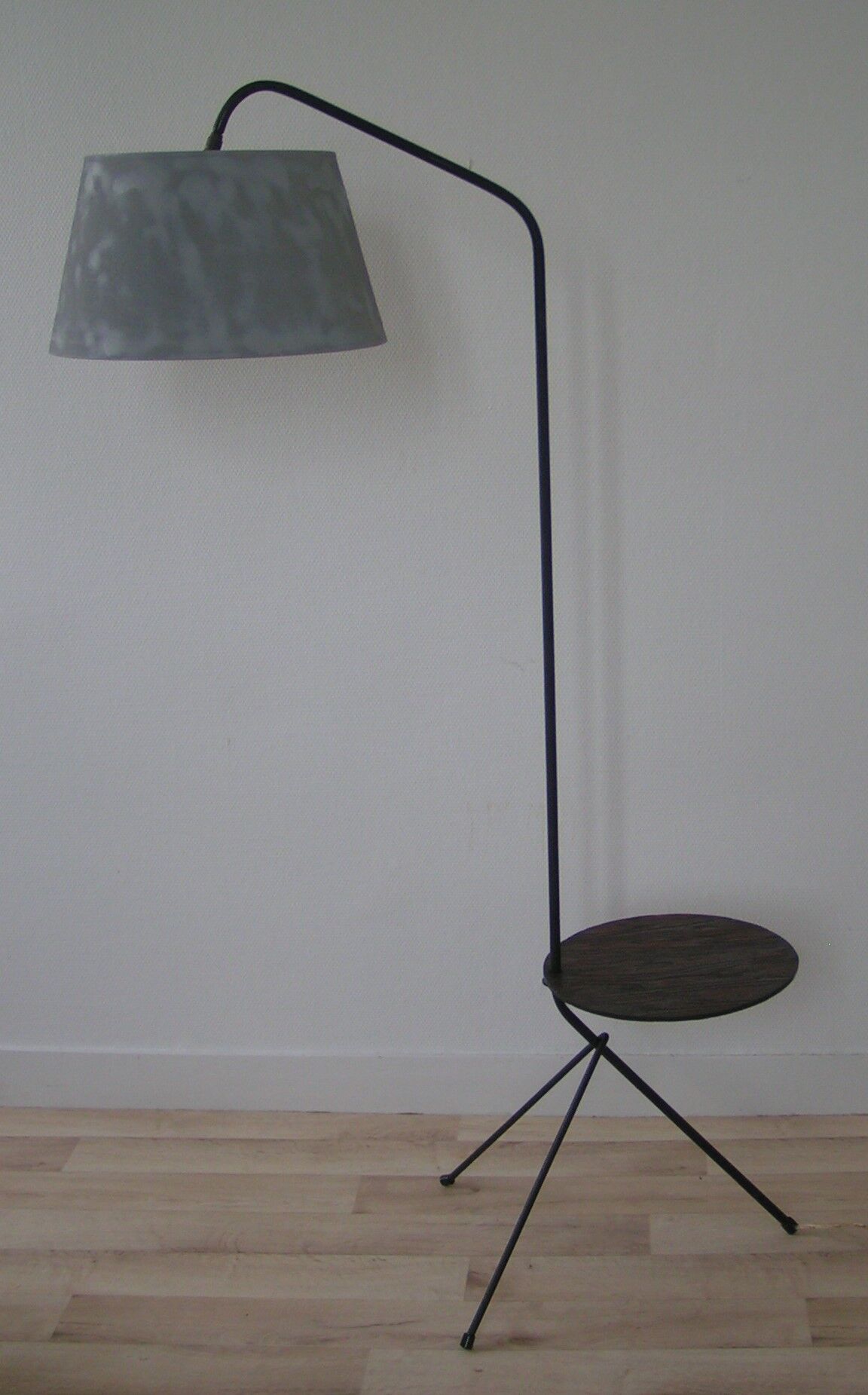 Lamp with tablet