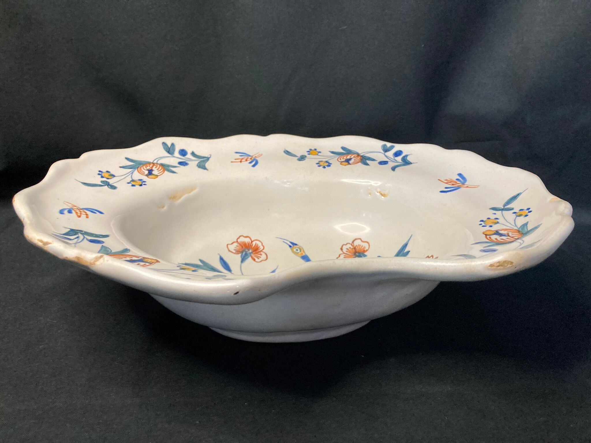 Antique polychrome earthenware shaving dish from La Rochelle, 18th century