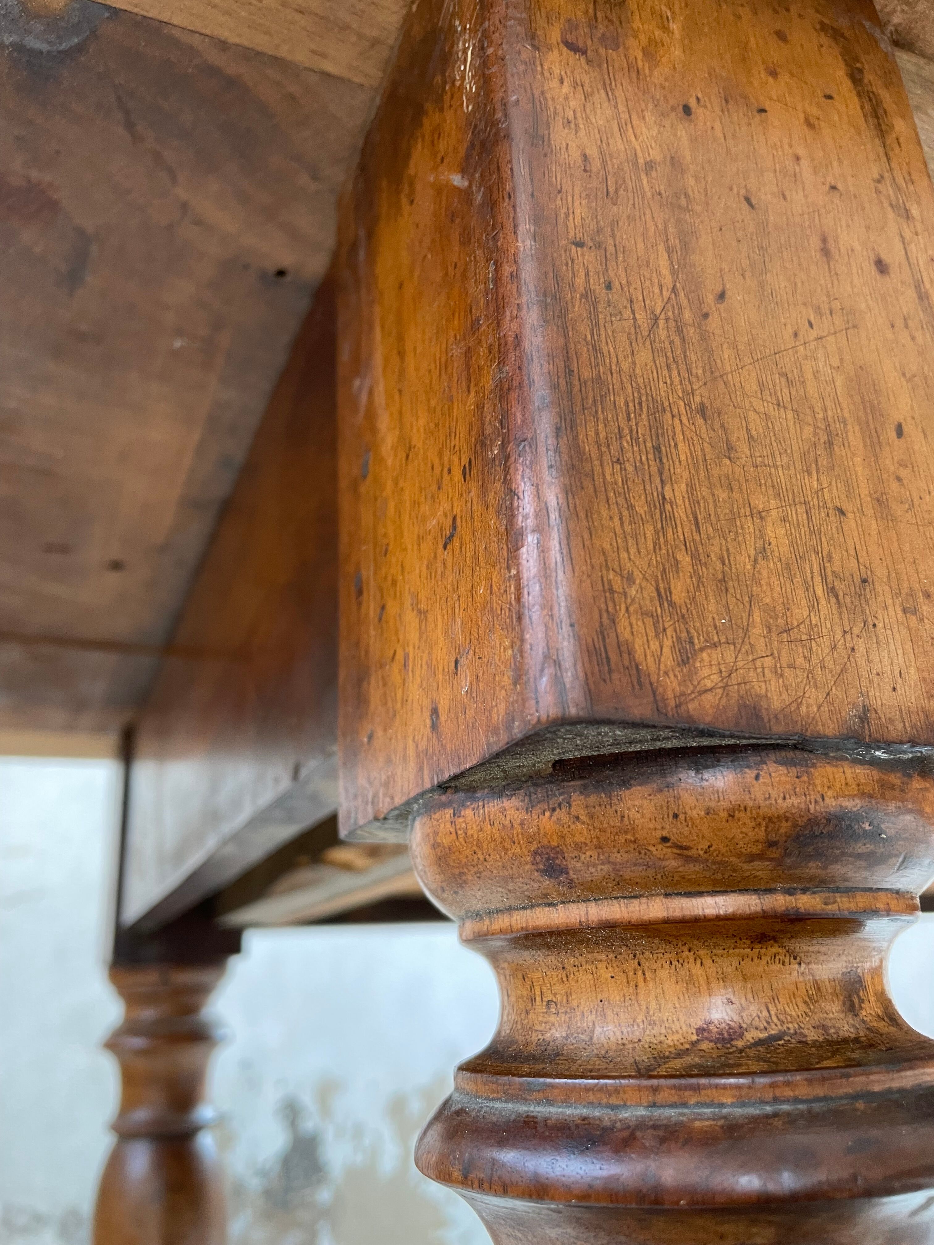 Table of draper firm walnut 260cm