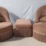 Paire de fauteuils crapaud avec un ottoman