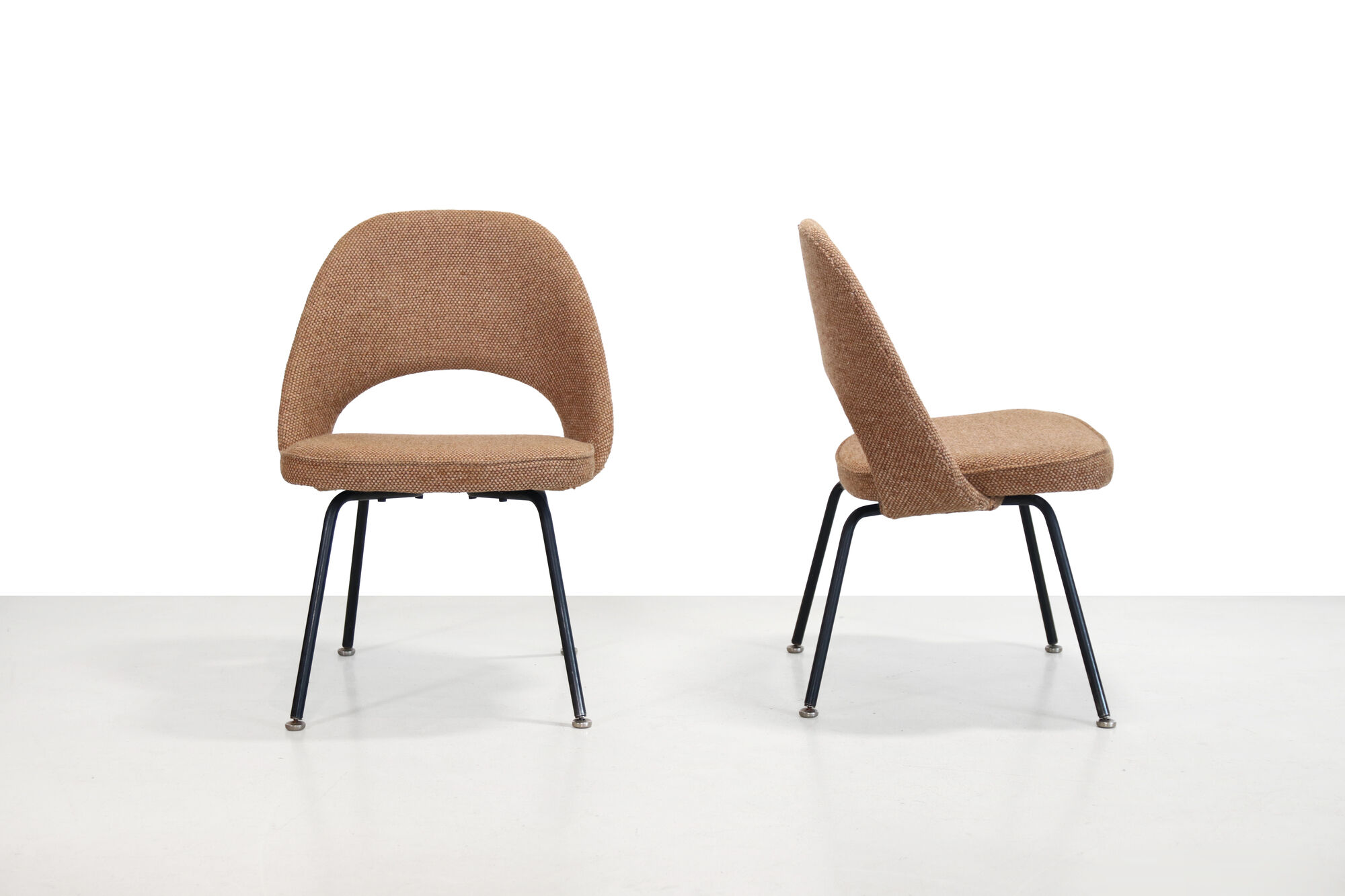 Vintage Eero Saarinen conference chairs model 72 for Knoll International