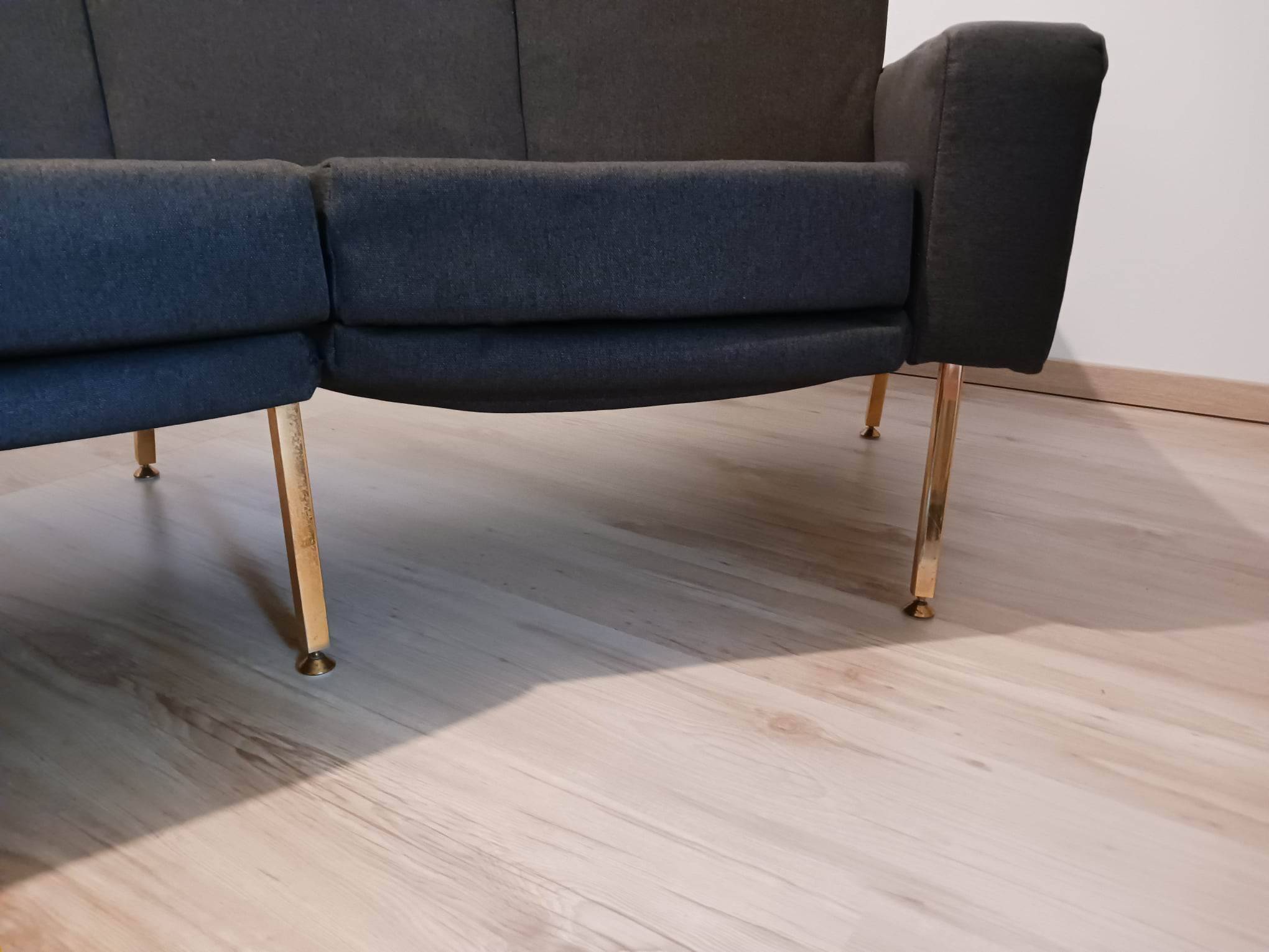 Panoramic model sofa produced by Airborne 1954 by Pierre Guariche