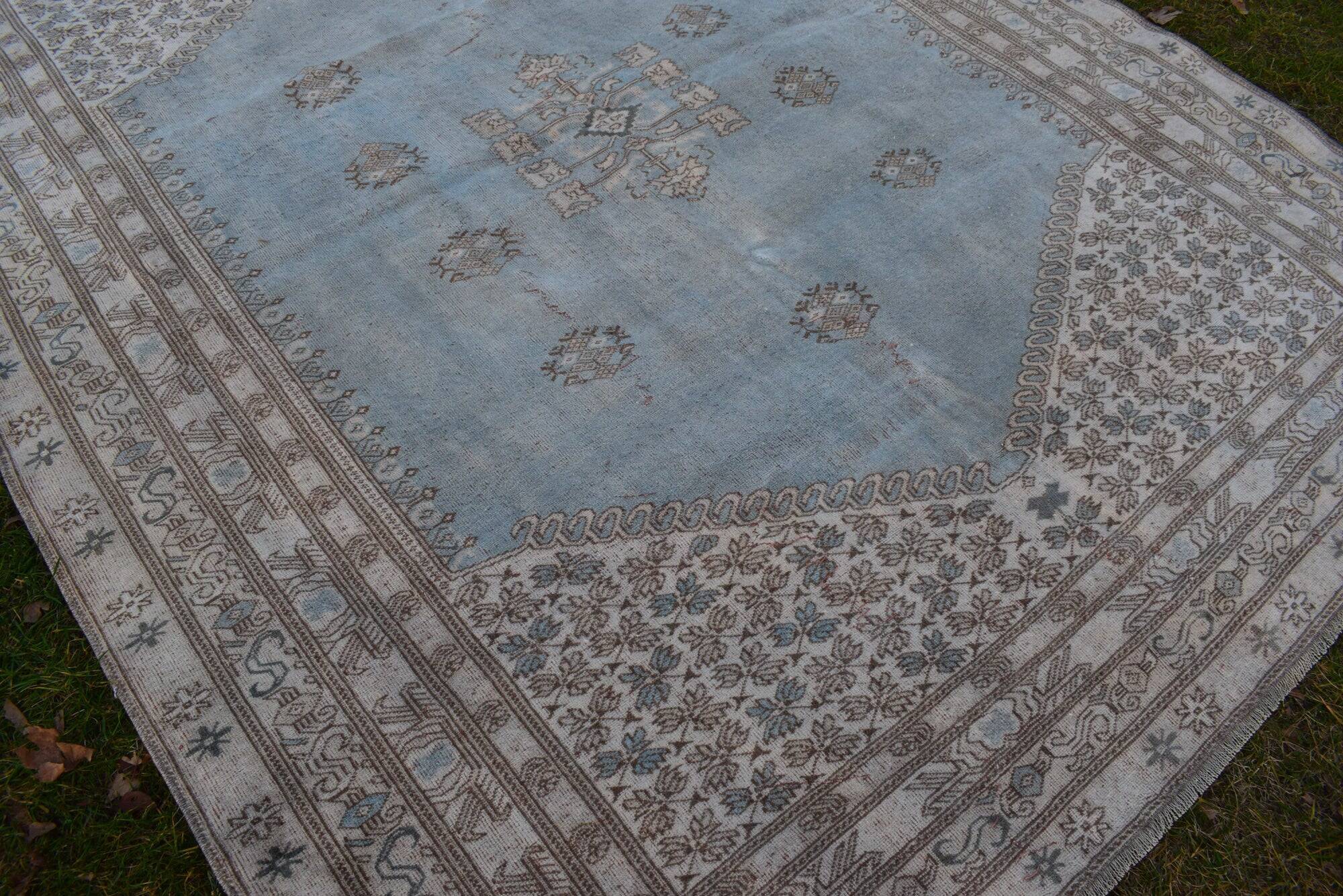 Vintage Turkish Oushak rug 212x265 cm