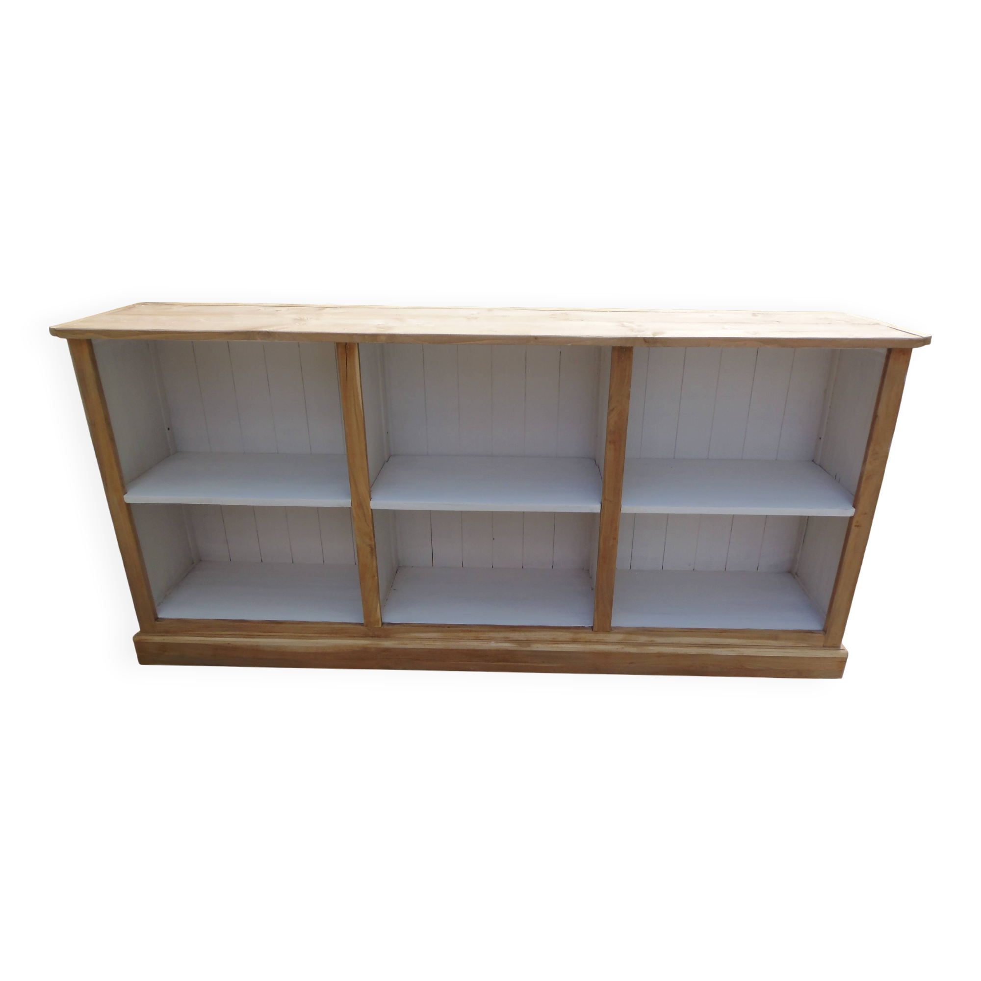 Raw wood craft furniture, pearl gray interior.