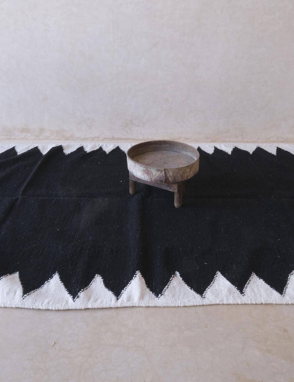 Minimalist Black Kilim Rug - 282 x 171 cm
