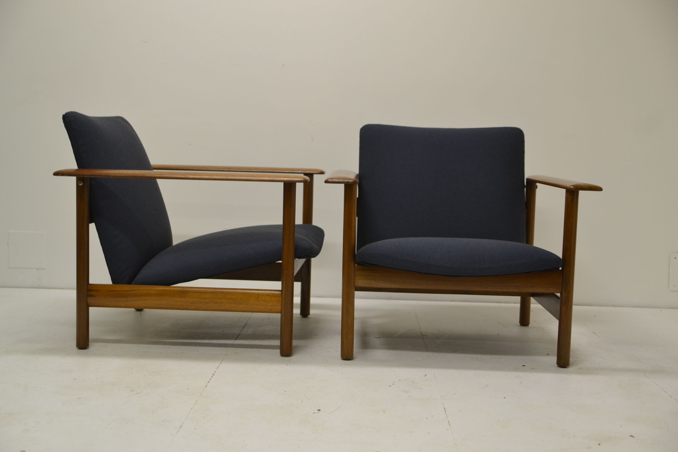 Pair of chairs of Gilbert Steiner mahogany and blue fabrics