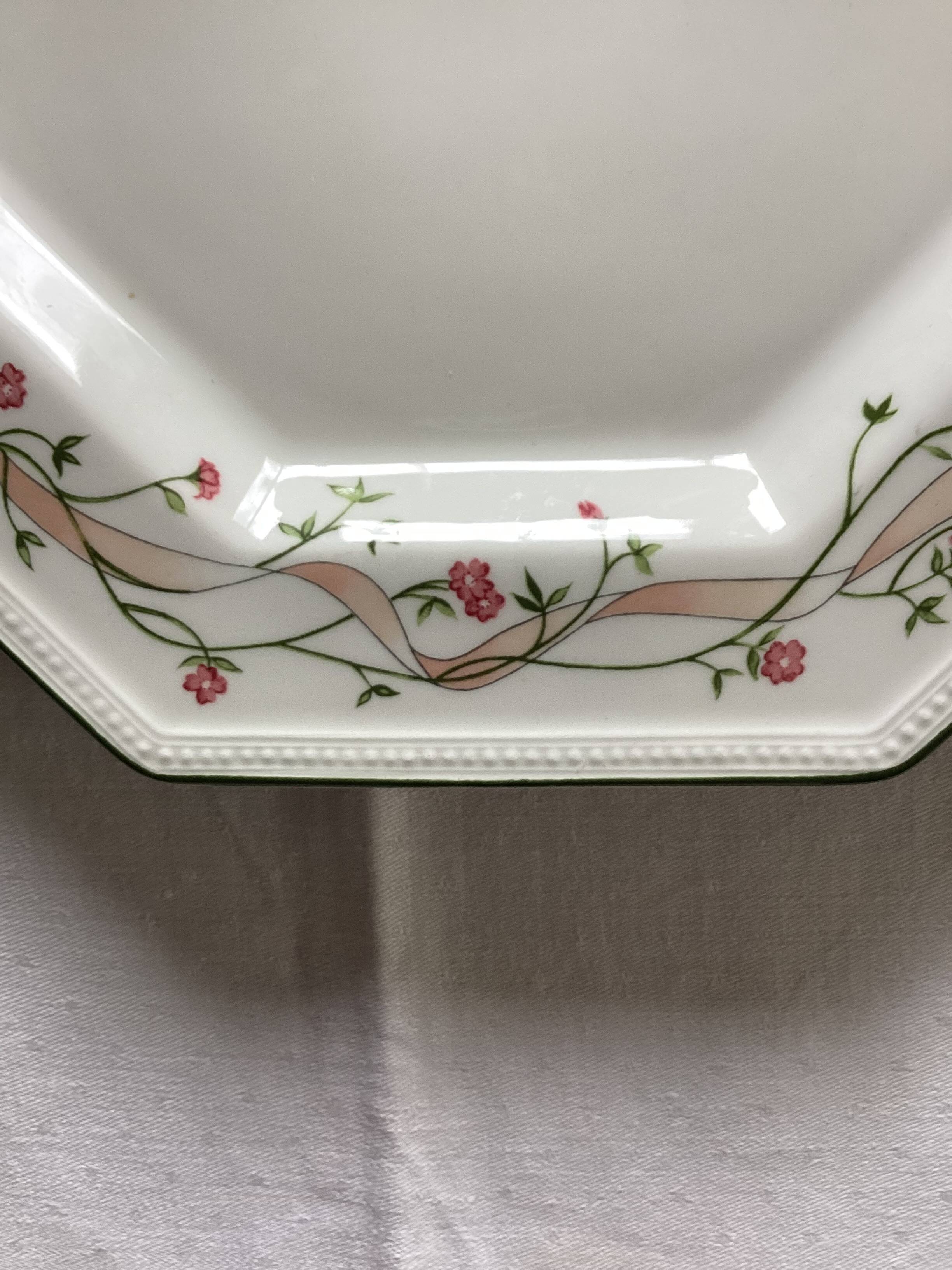 6 Johnson Brothers plates