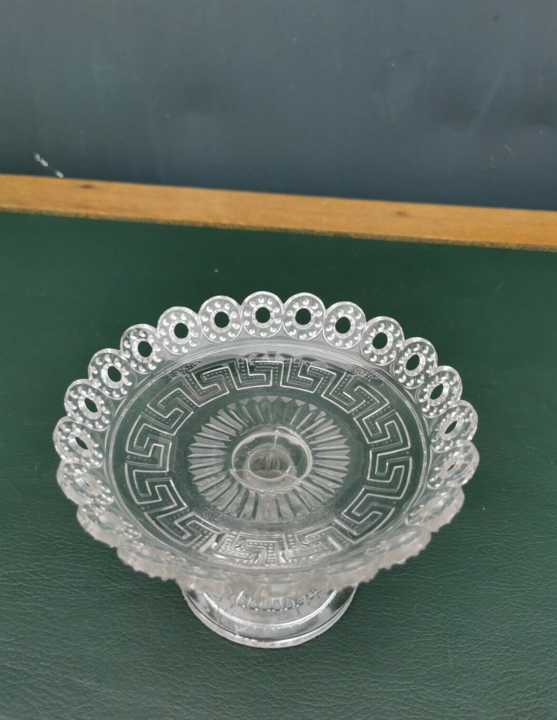 Candy cup molded glass pressed