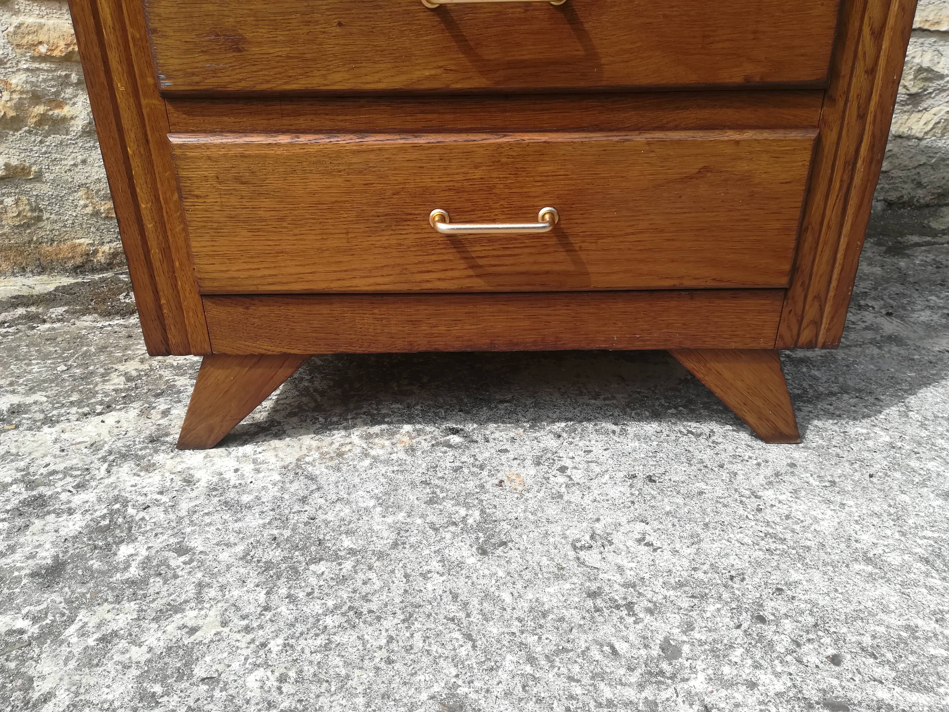 Commode en chêne a 5 tiroirs