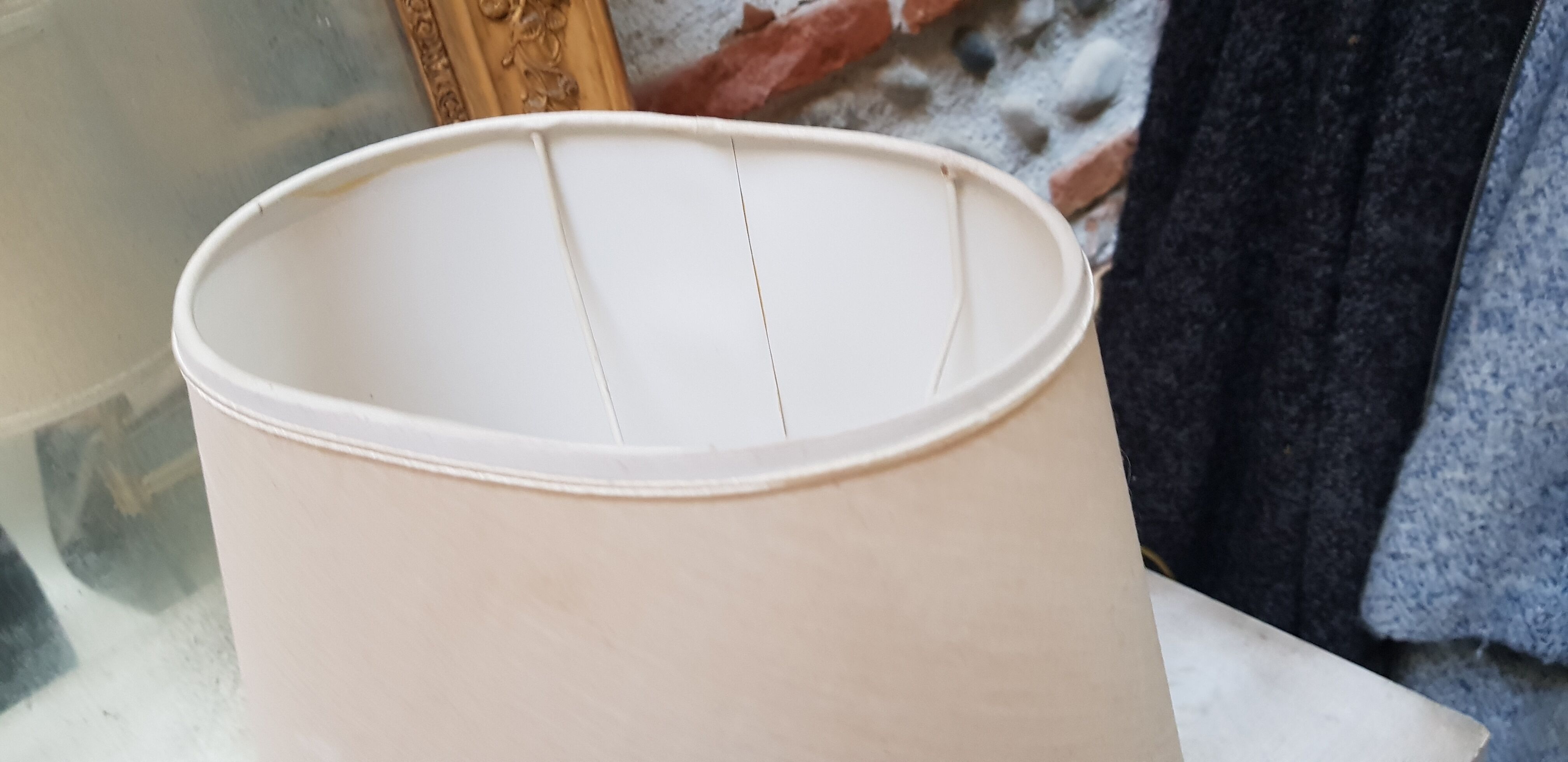 Articulated table lamp reading