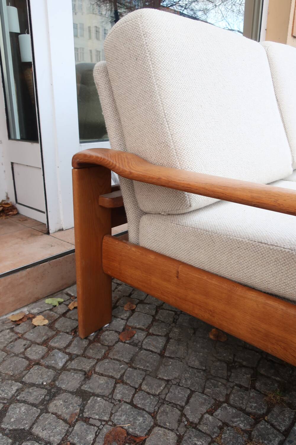 Scandinavian sofa in oak and wool from the 60s