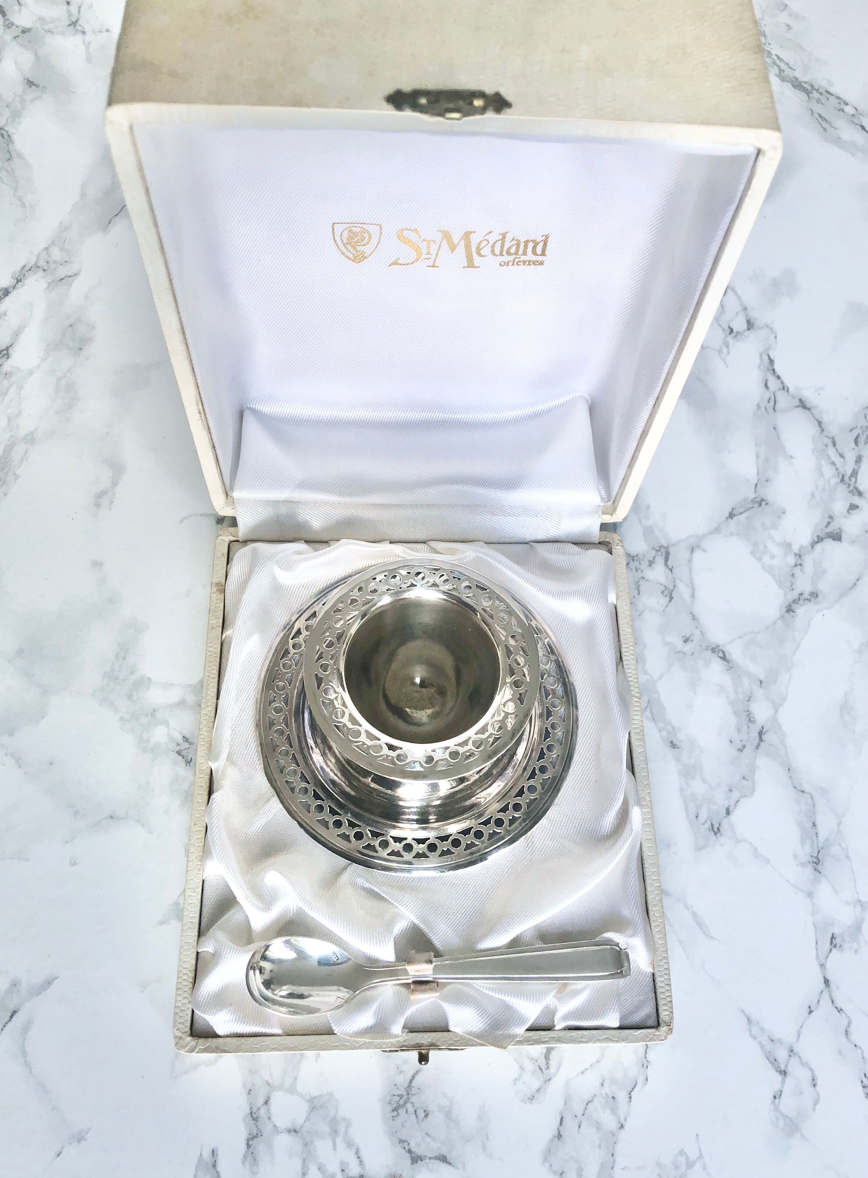 Saint-Médard Goldsmiths - French silver metal hull eggcup