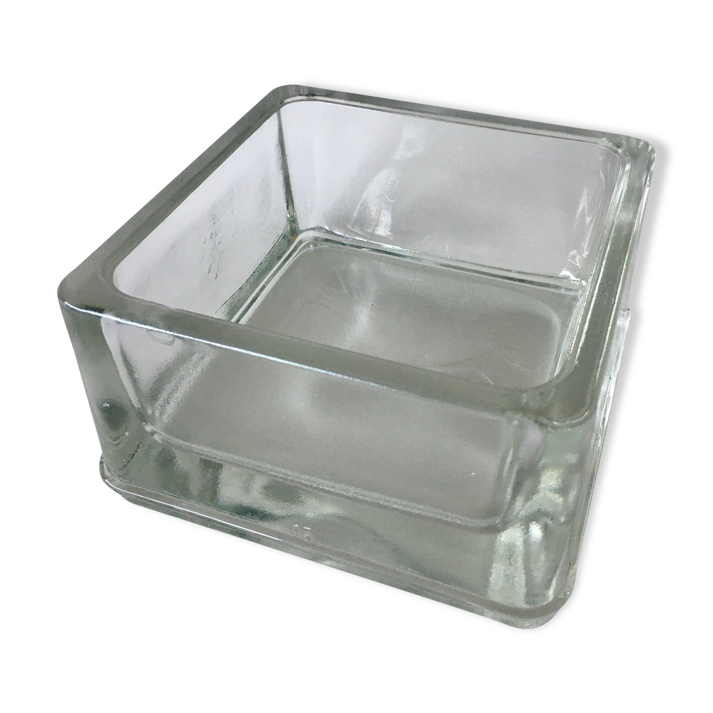 Massive glass pavement