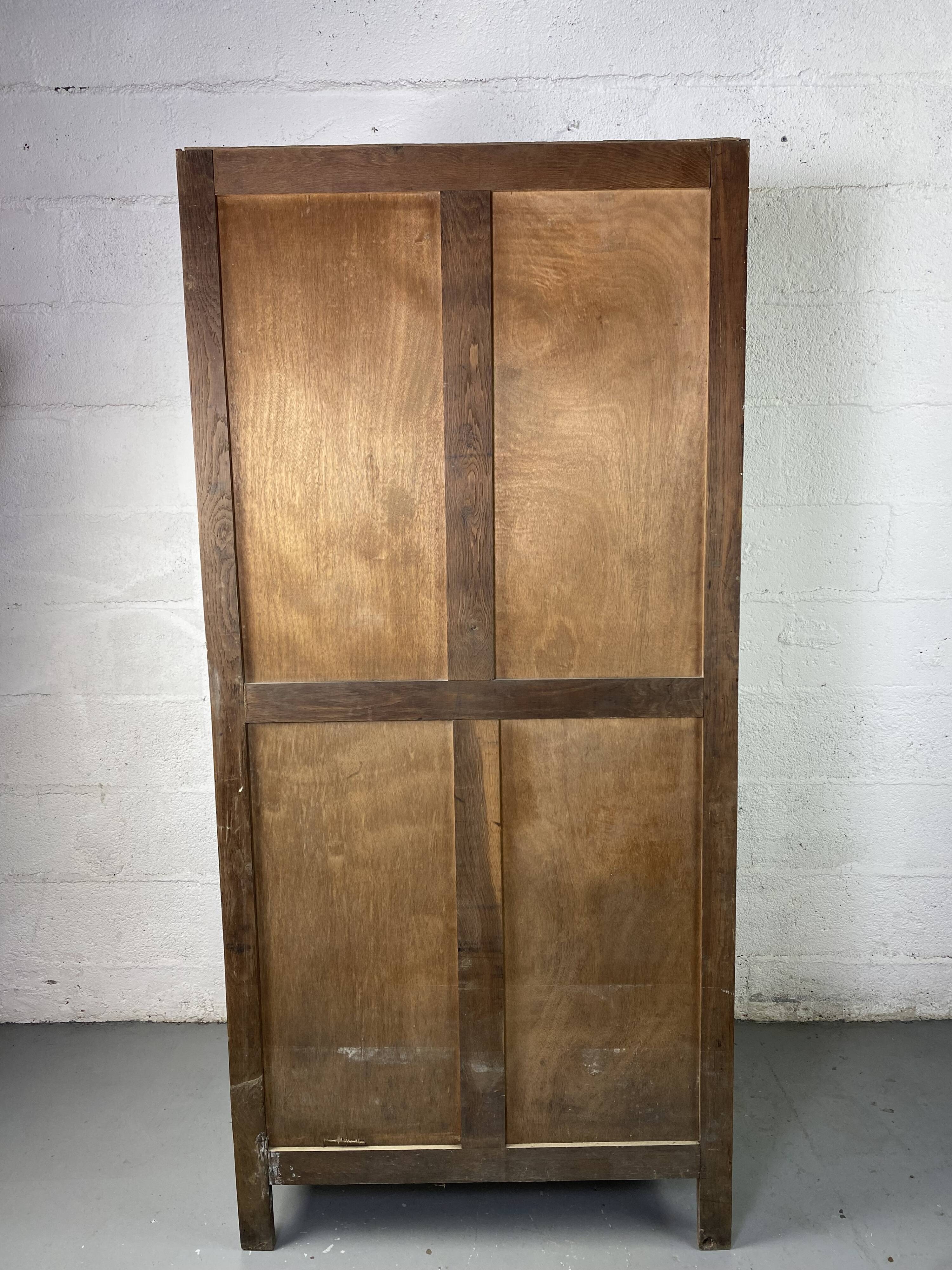 Art-Deco glass cabinet