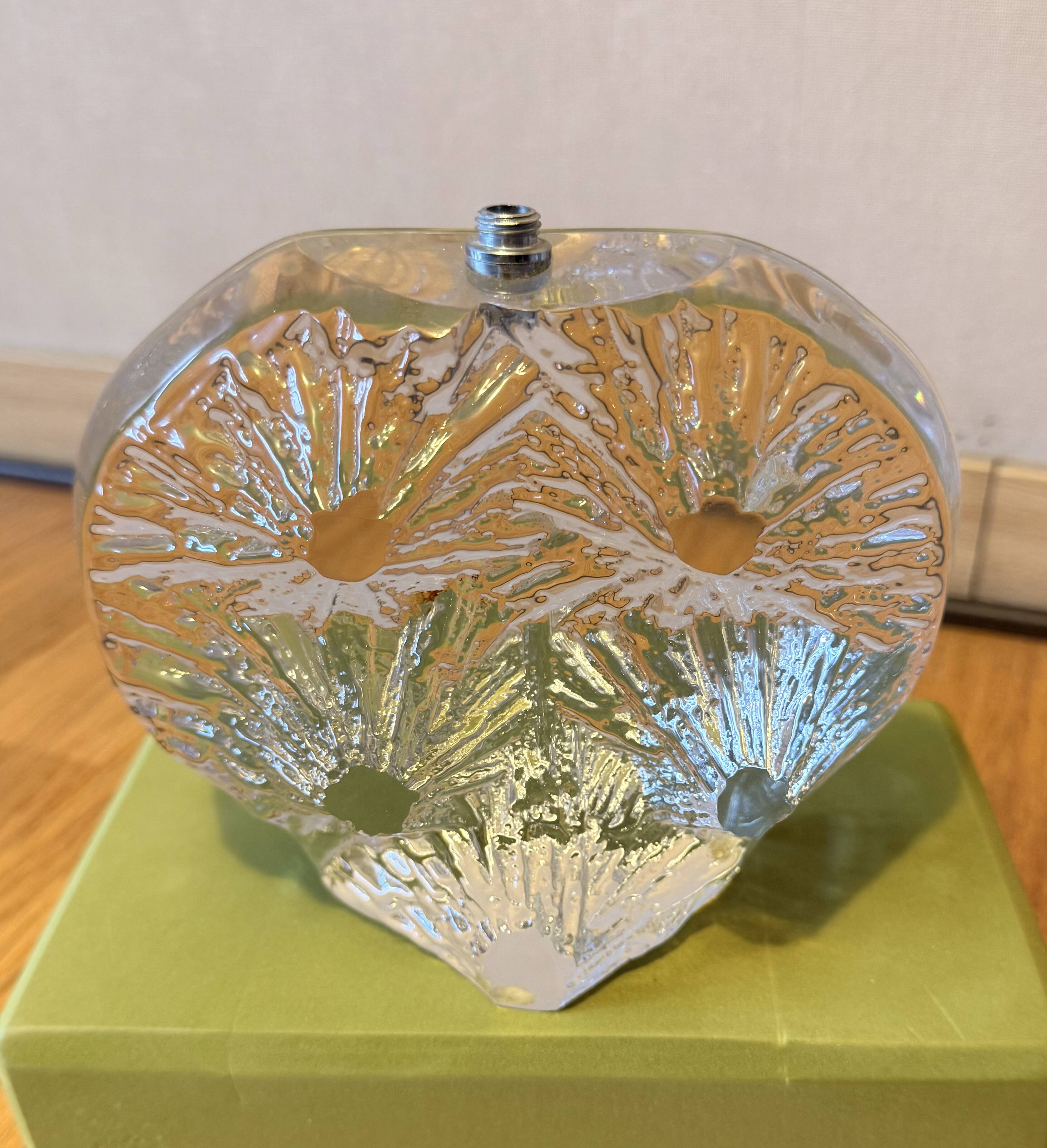Lamp base