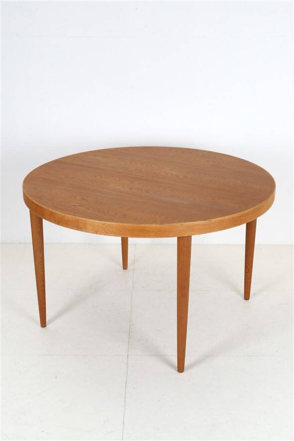 Table à manger ronde restaurée par Villy Schou Andersen / chêne / design danois moderne des années 1960 / 1970