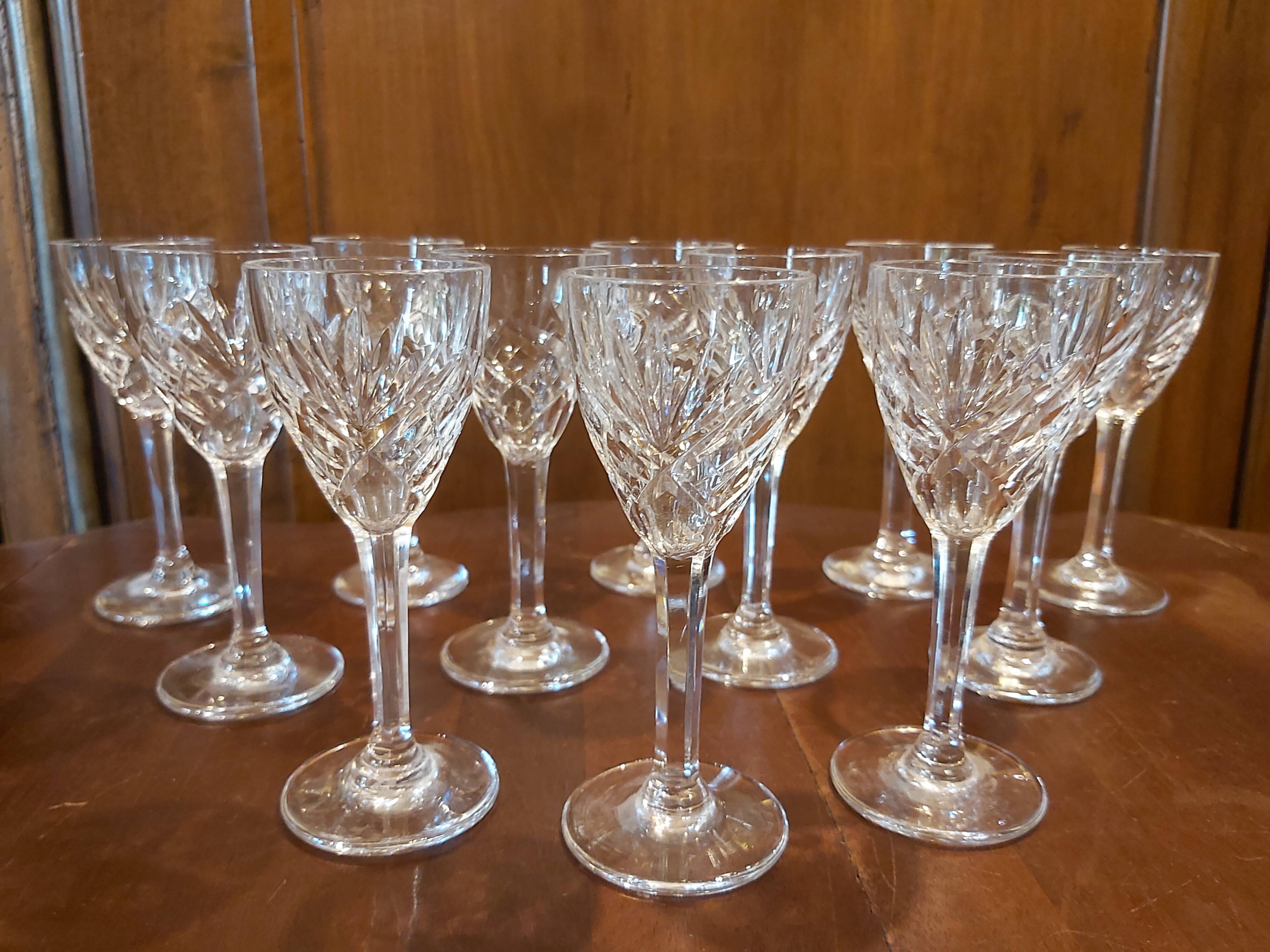 12 glasses of wine cooked Saint Louis model Chantilly