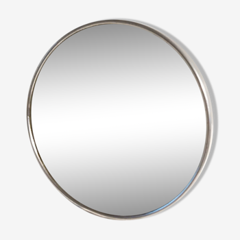 Round Barber informed and magnifying mirror