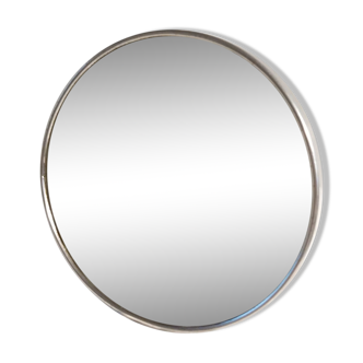 Round Barber informed and magnifying mirror