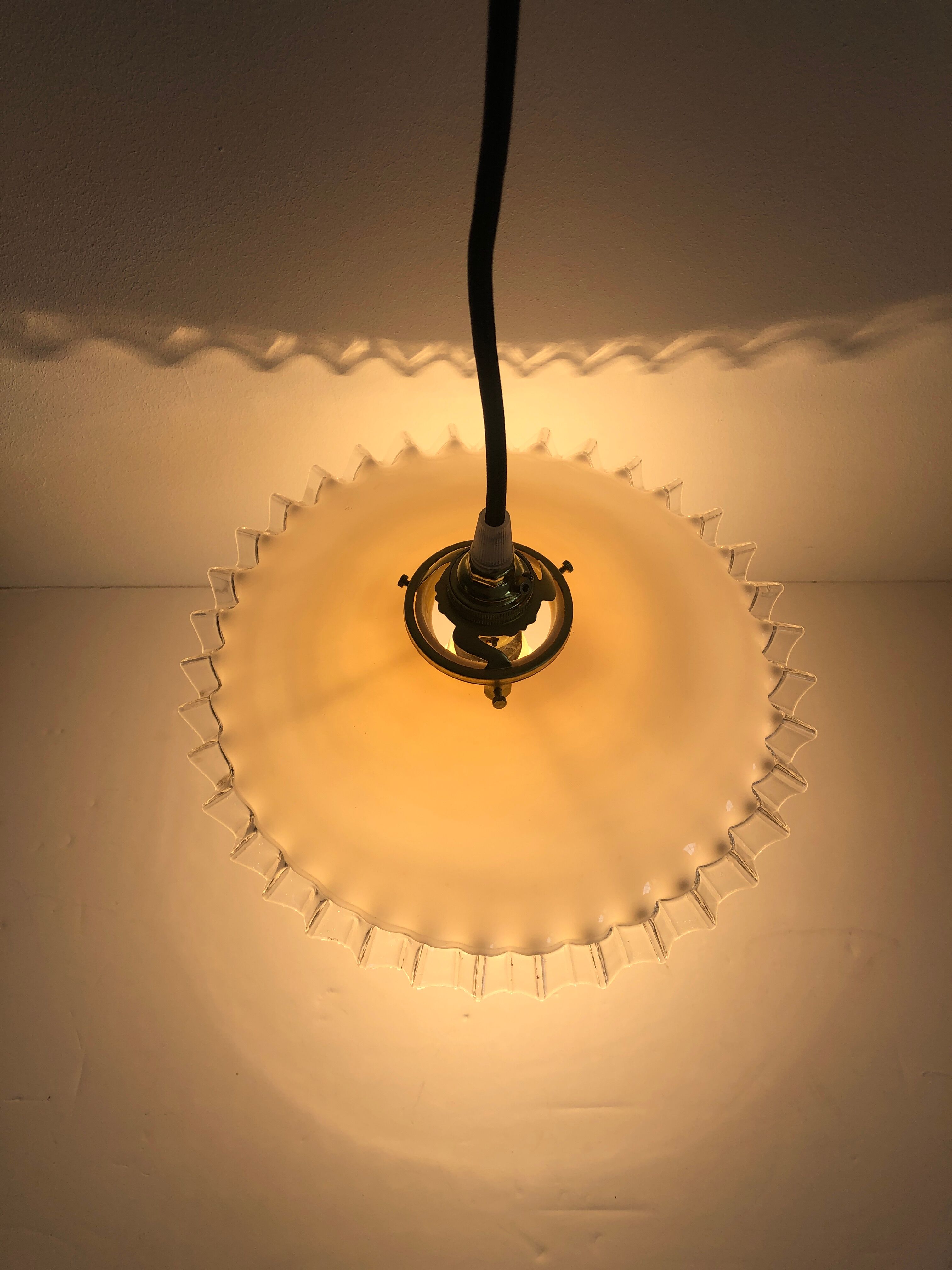 White opaline suspension