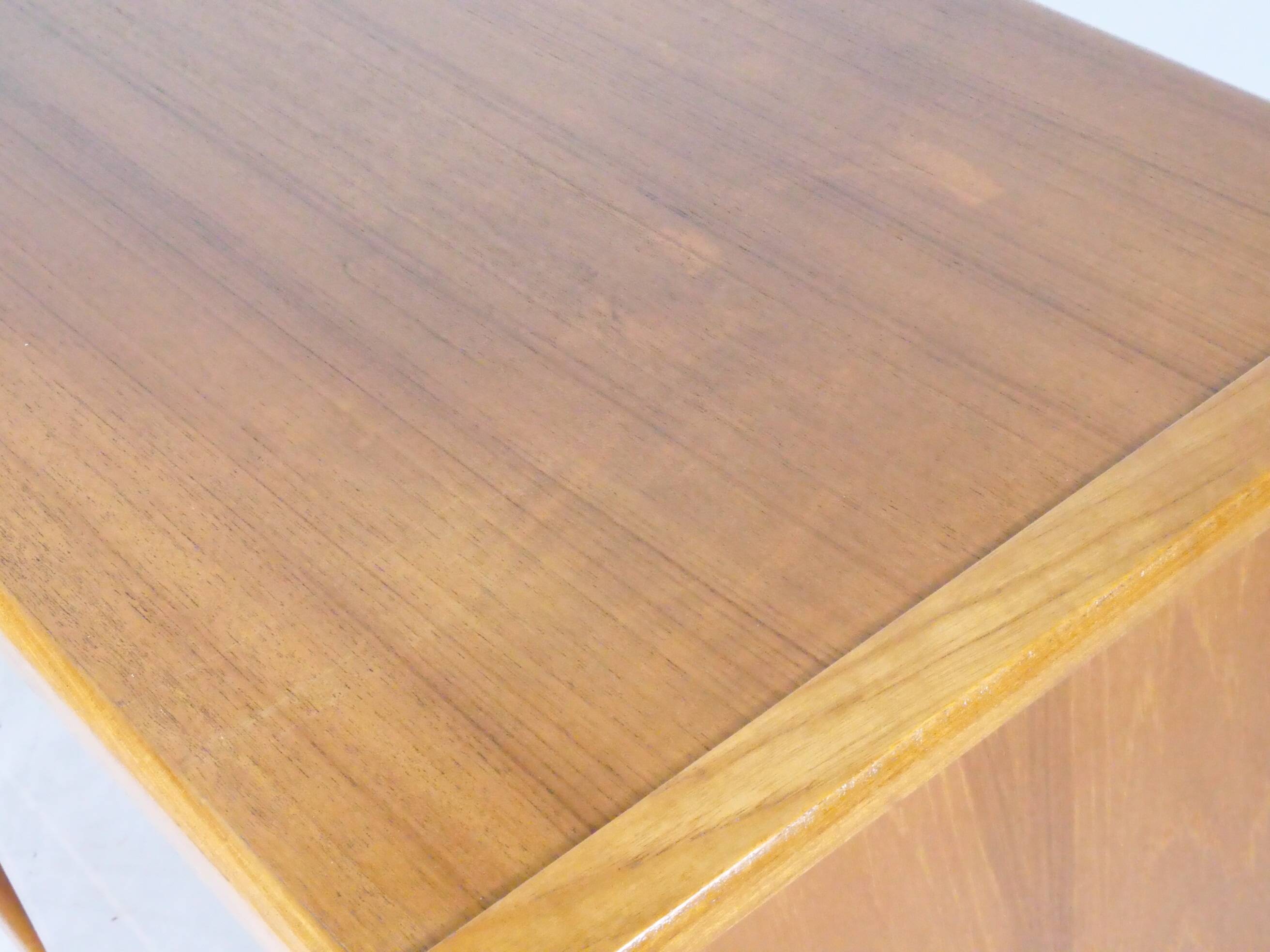 Buffet audio pour meuble phonographe design danois en teck, années 1960