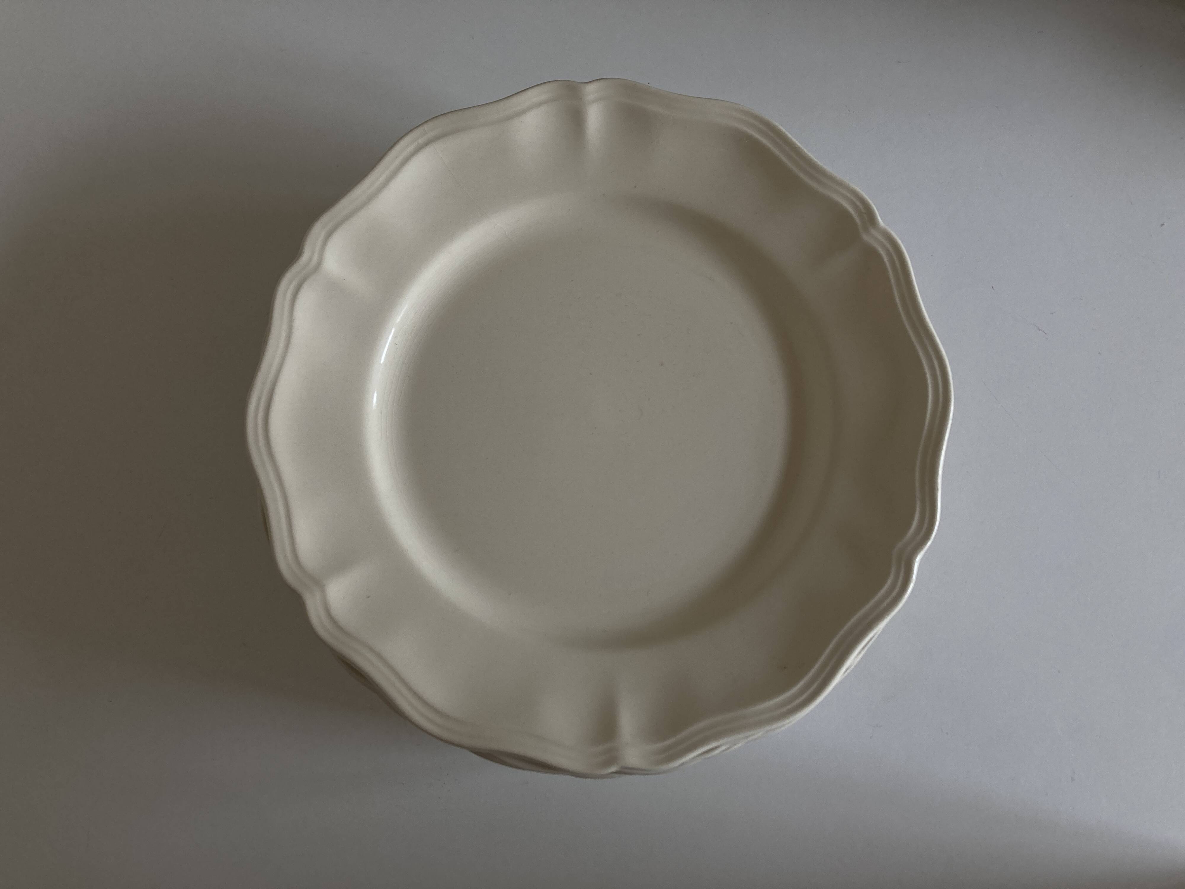 Set of 7 Sarreguemines Ivory plates with gadroons 1960
