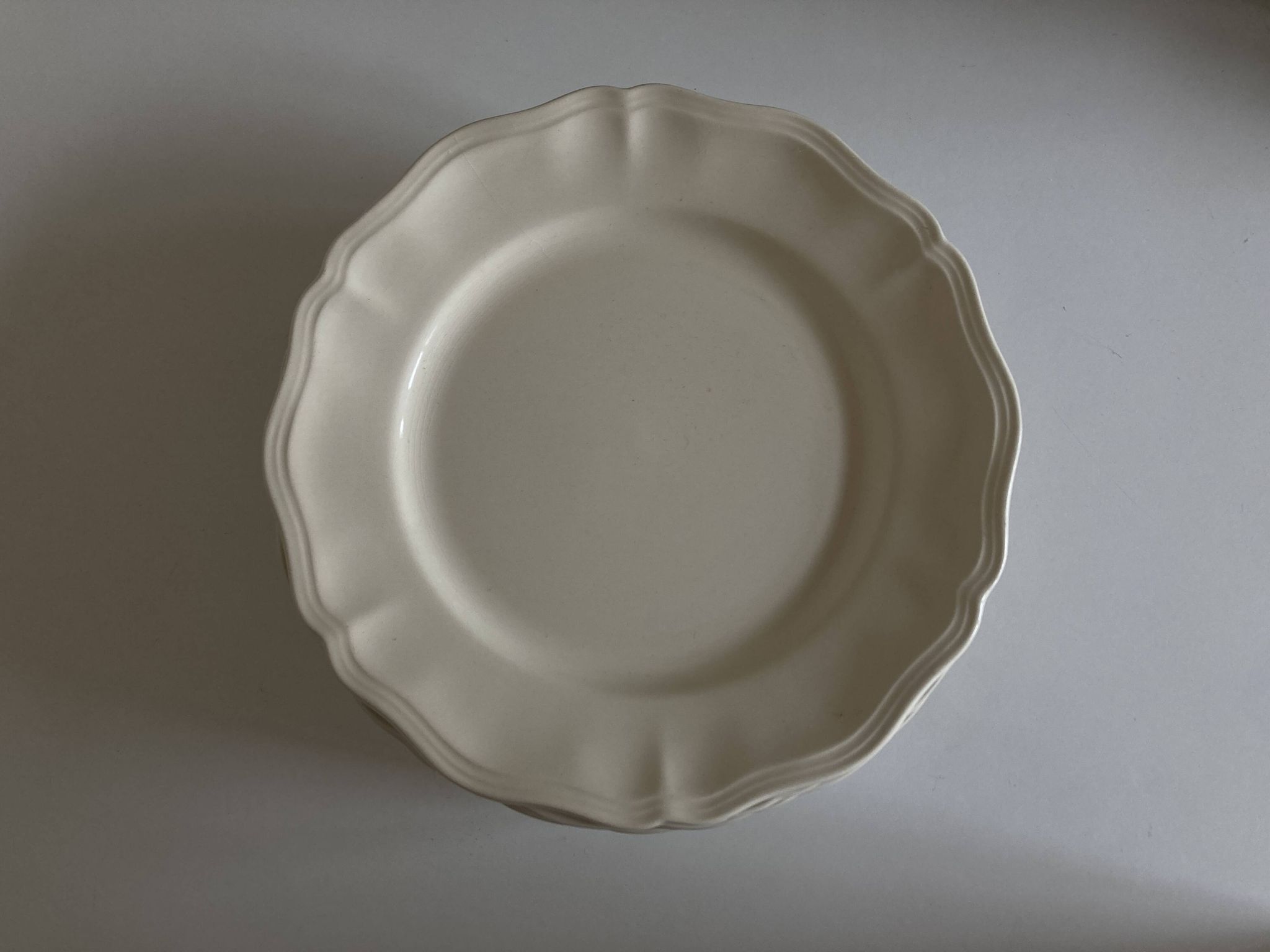 Set de 7 assiettes Ivoire de Sarreguemines à godrons 1960