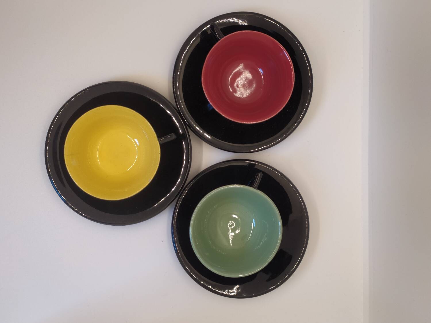 Set of 7 cups and saucers from the 50s.