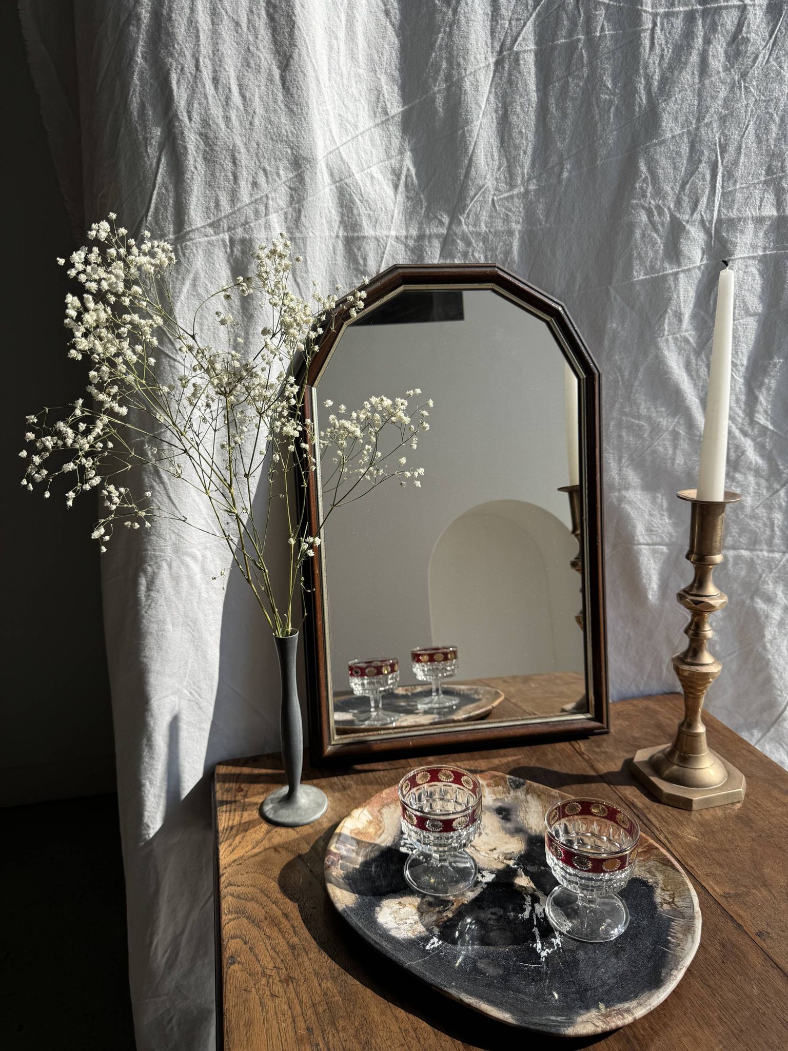 Petit miroir arrondi, cadre en bois, encadrement doré H49,5