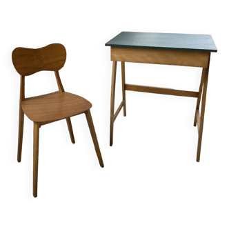 Children's desk and chair with compass feet