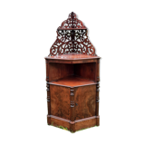 English mahogany neckline