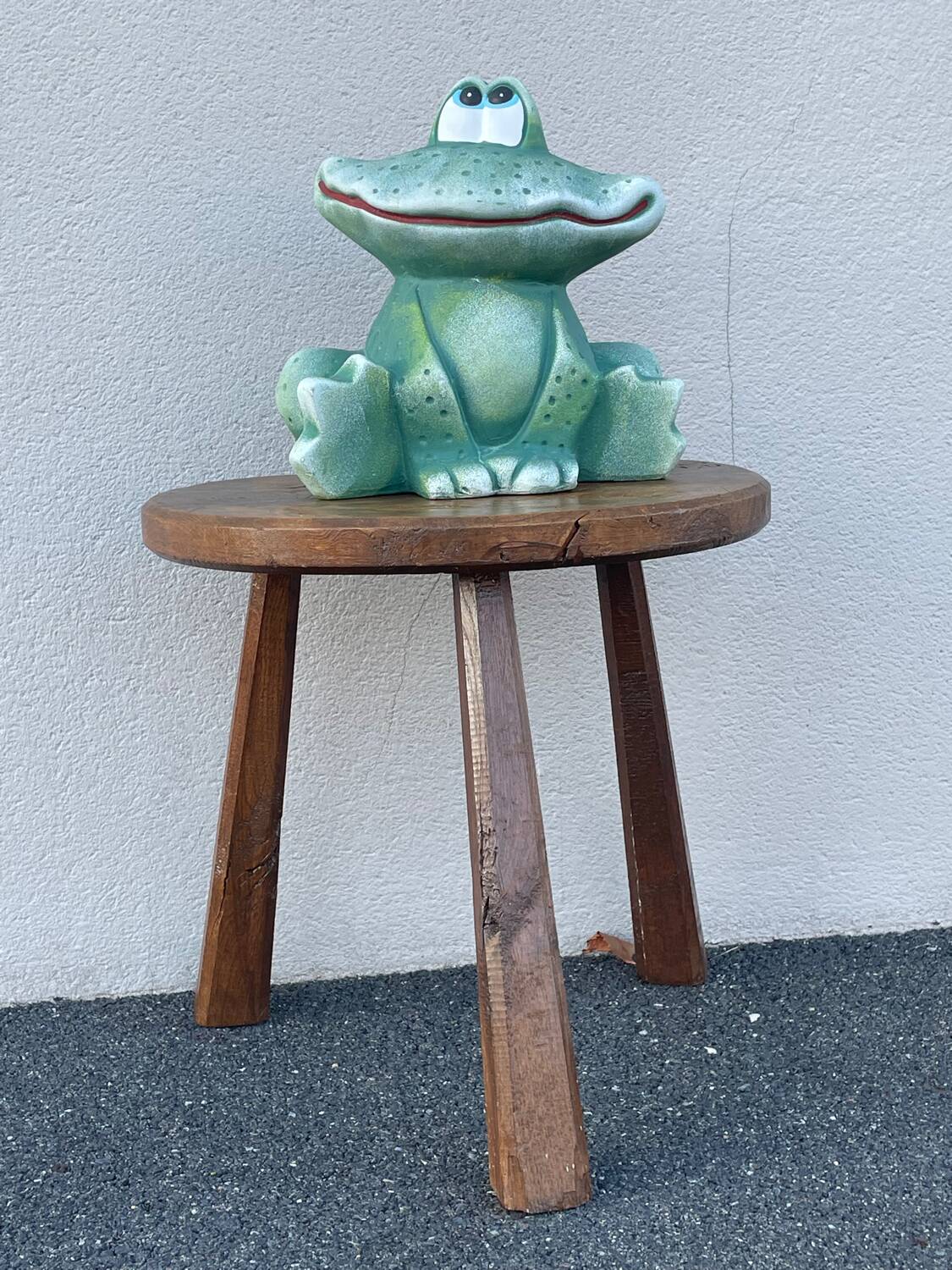 French brutalist tripod