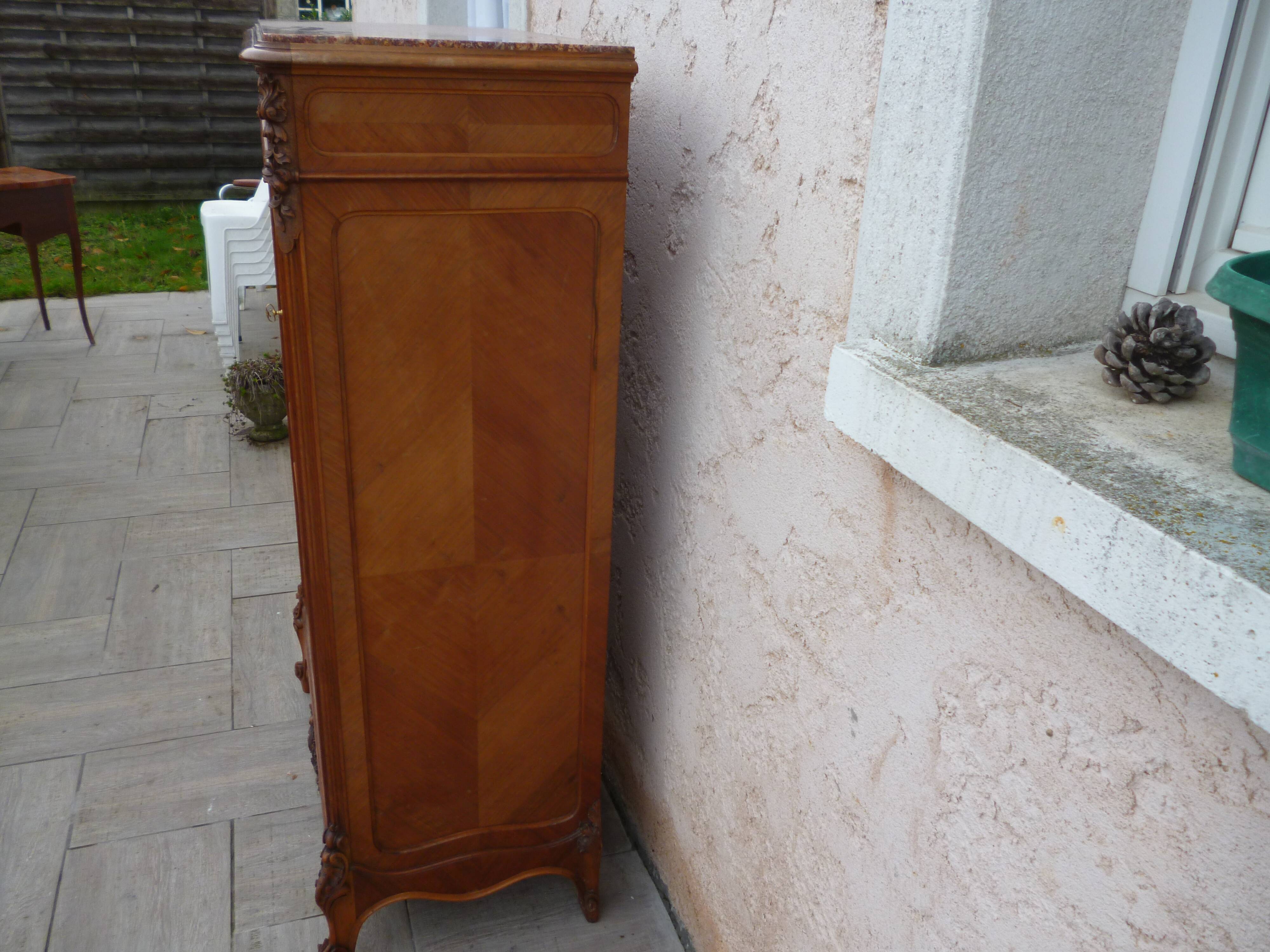 Dresser XlX, style Louis XV