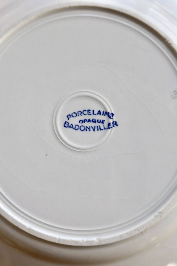 6 assiettes plates Badonviller terre de fer décor rouge géométrique