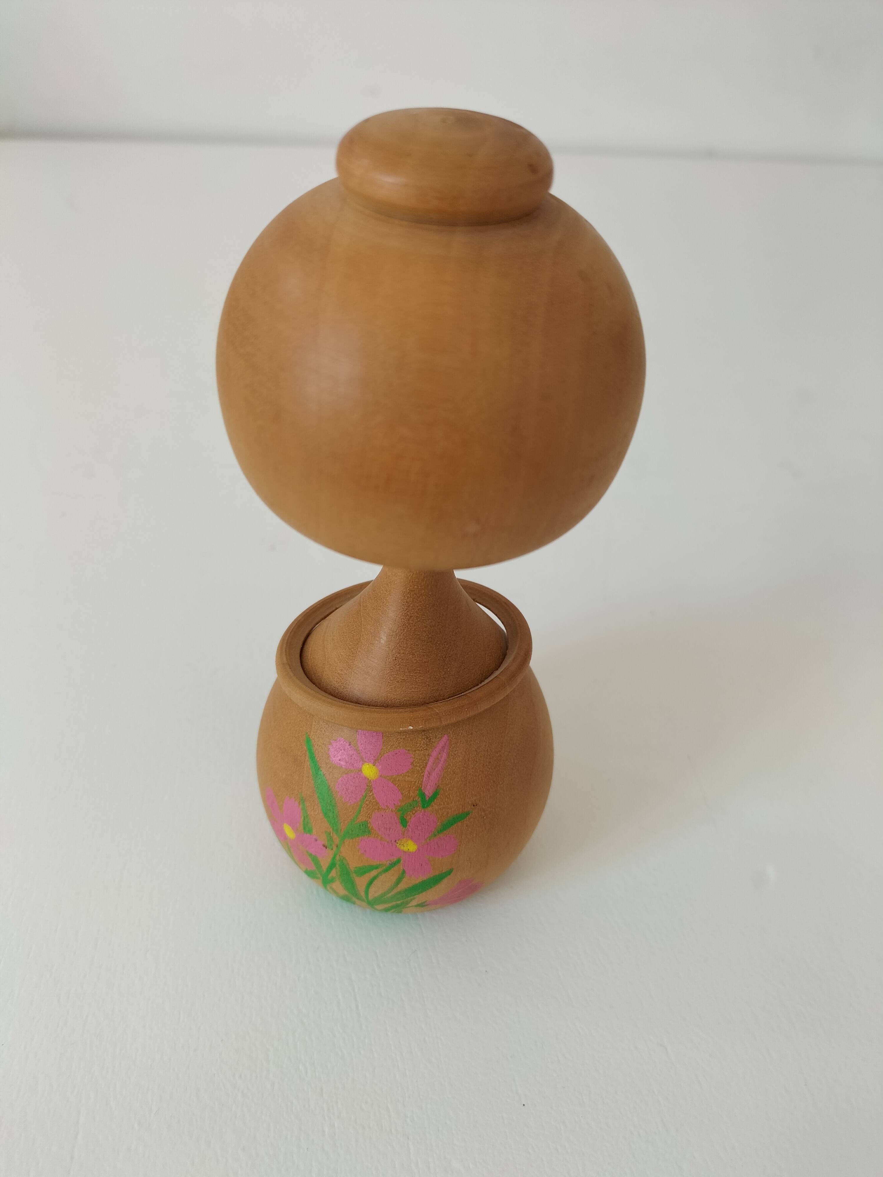 Kokeshi japonaise vintage Ōkura – anneau mobile