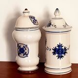 Pots a pharmacy in earthenware