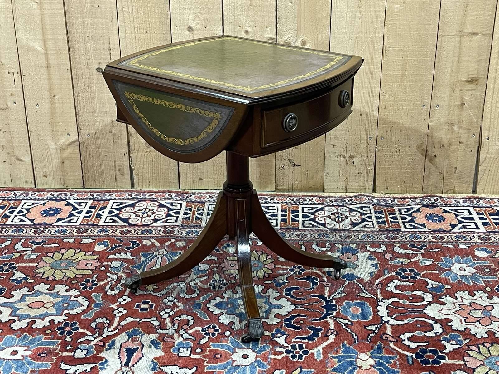 1950s English pedestal table in mahogany and leather top