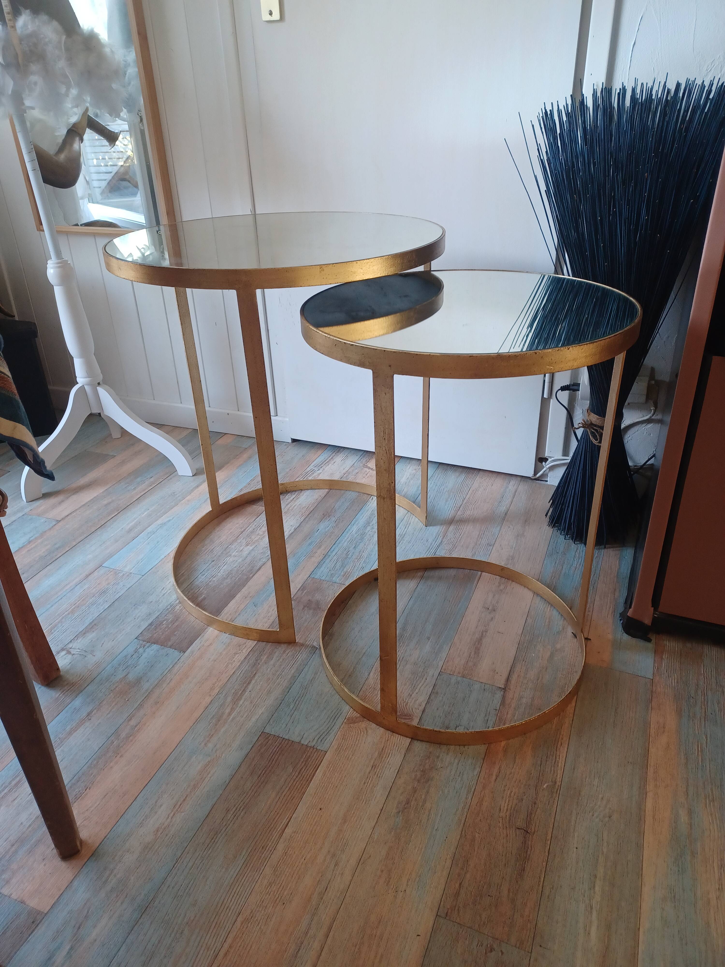 Nest of tables mirror design
