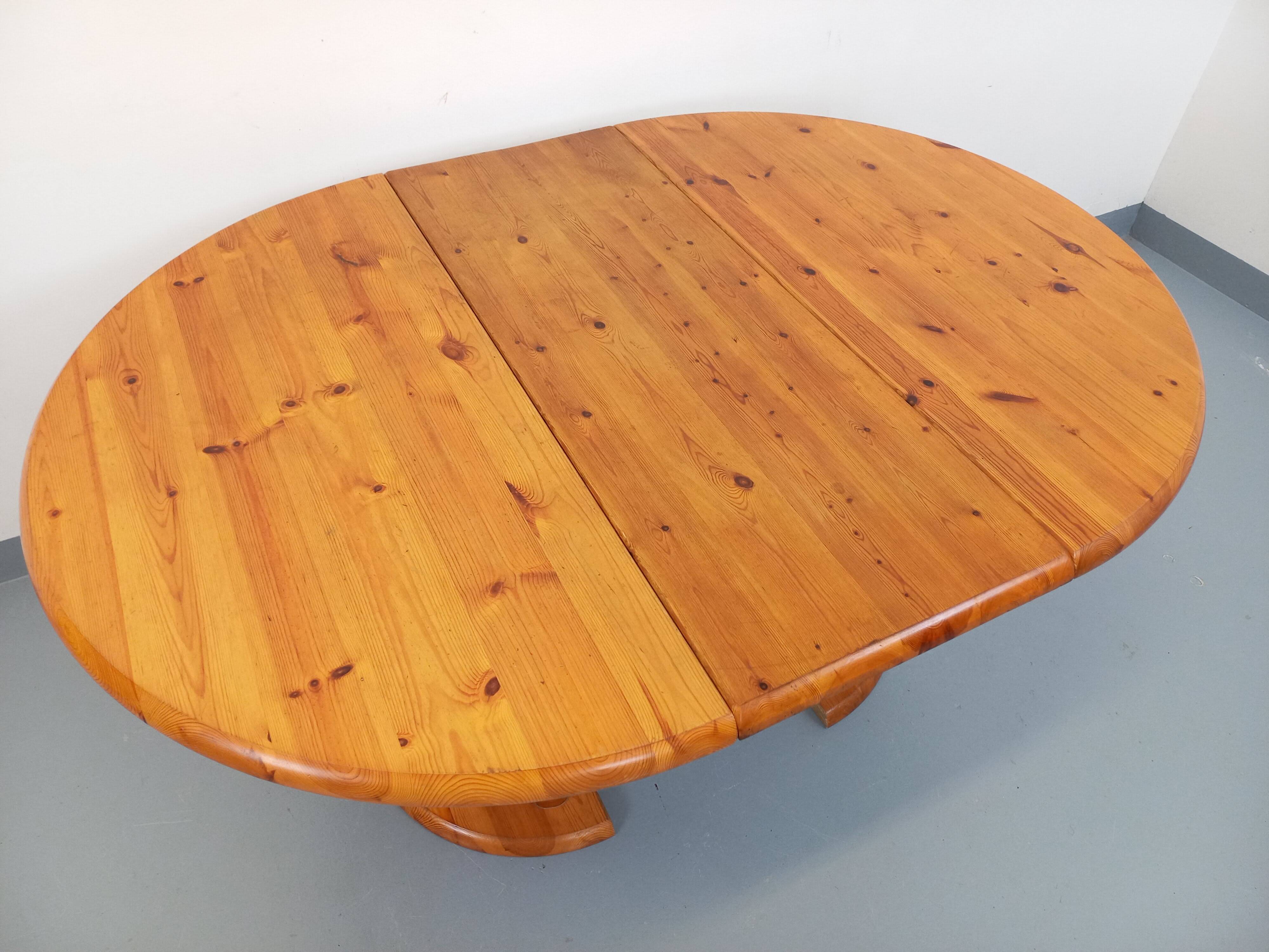 Vintage Scandinavian round dining table Rainer Daumiller in pine.