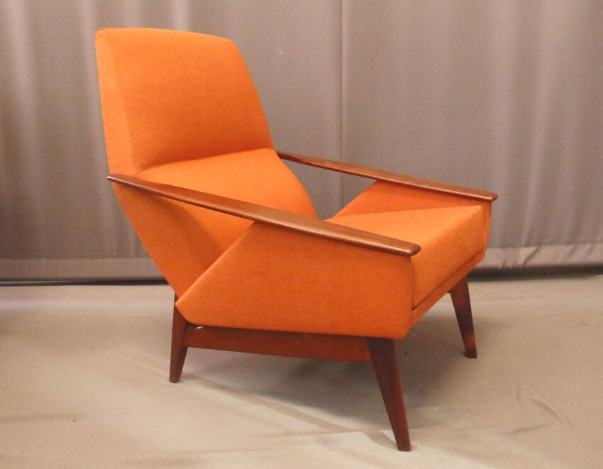 Vintage 4 Suite or pair chairs