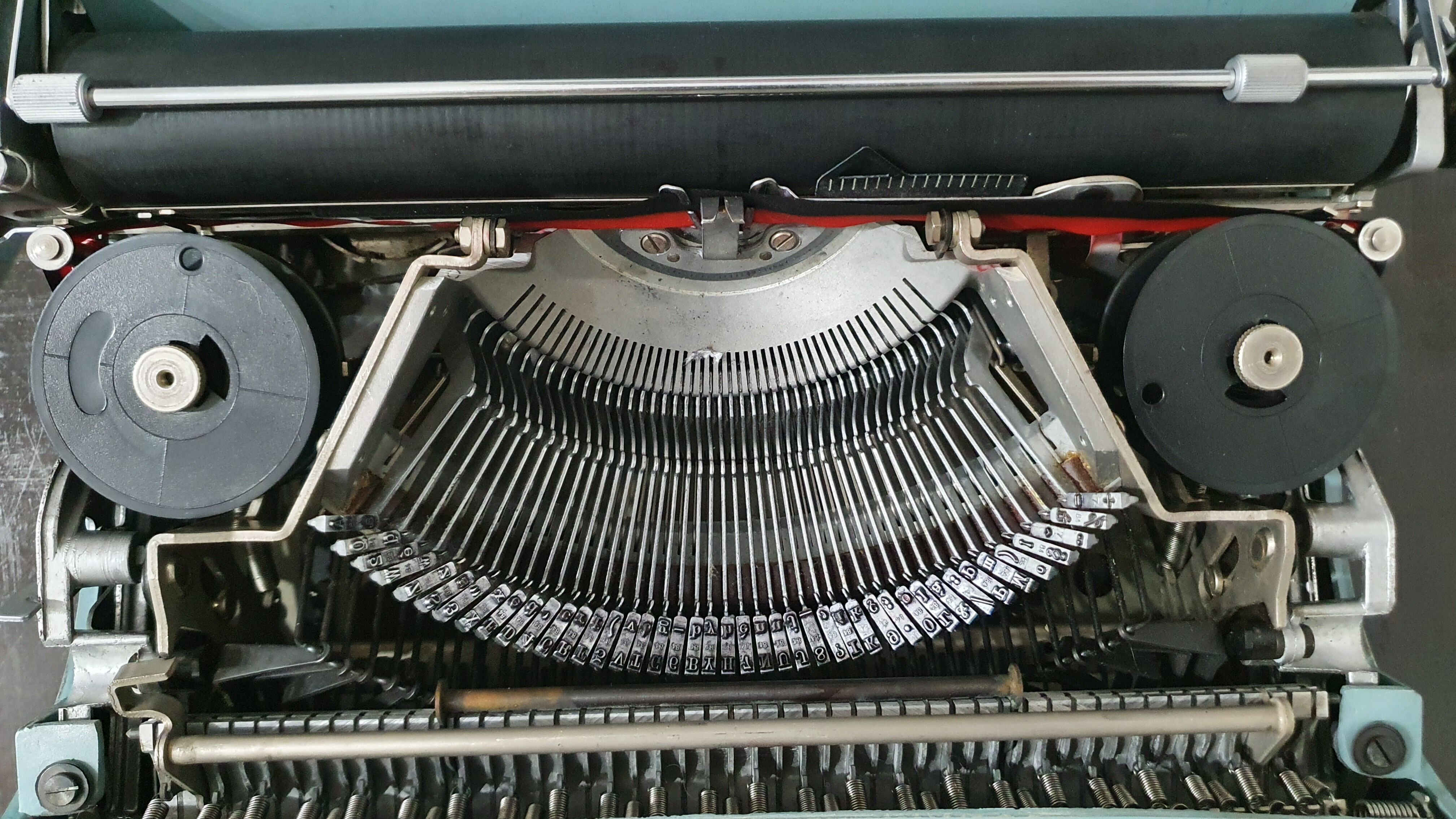 Lettera 22 Olivetti design Marcello Nizzoli 50s