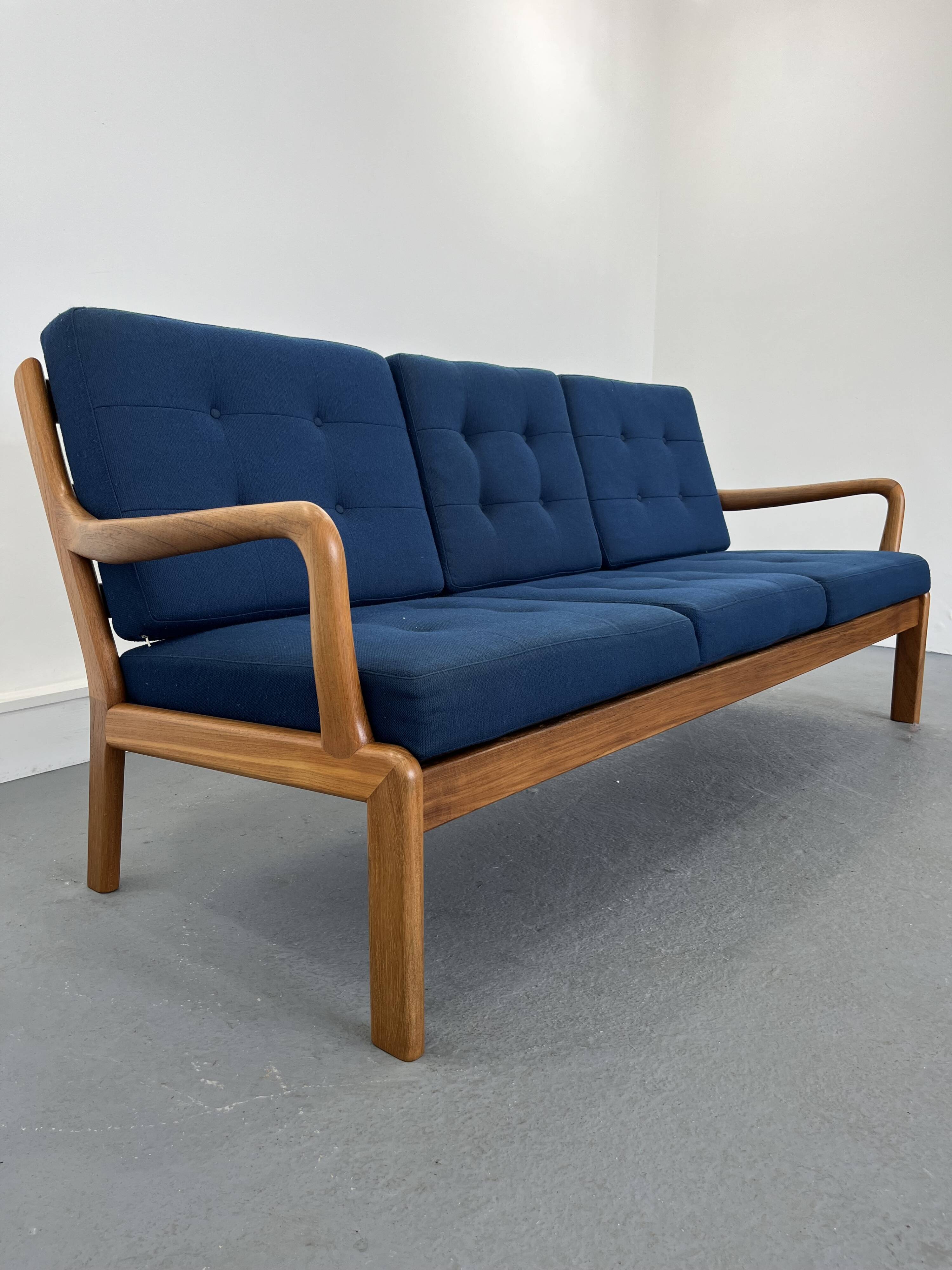 Teak sofa from Olsen & Laursen 1960s