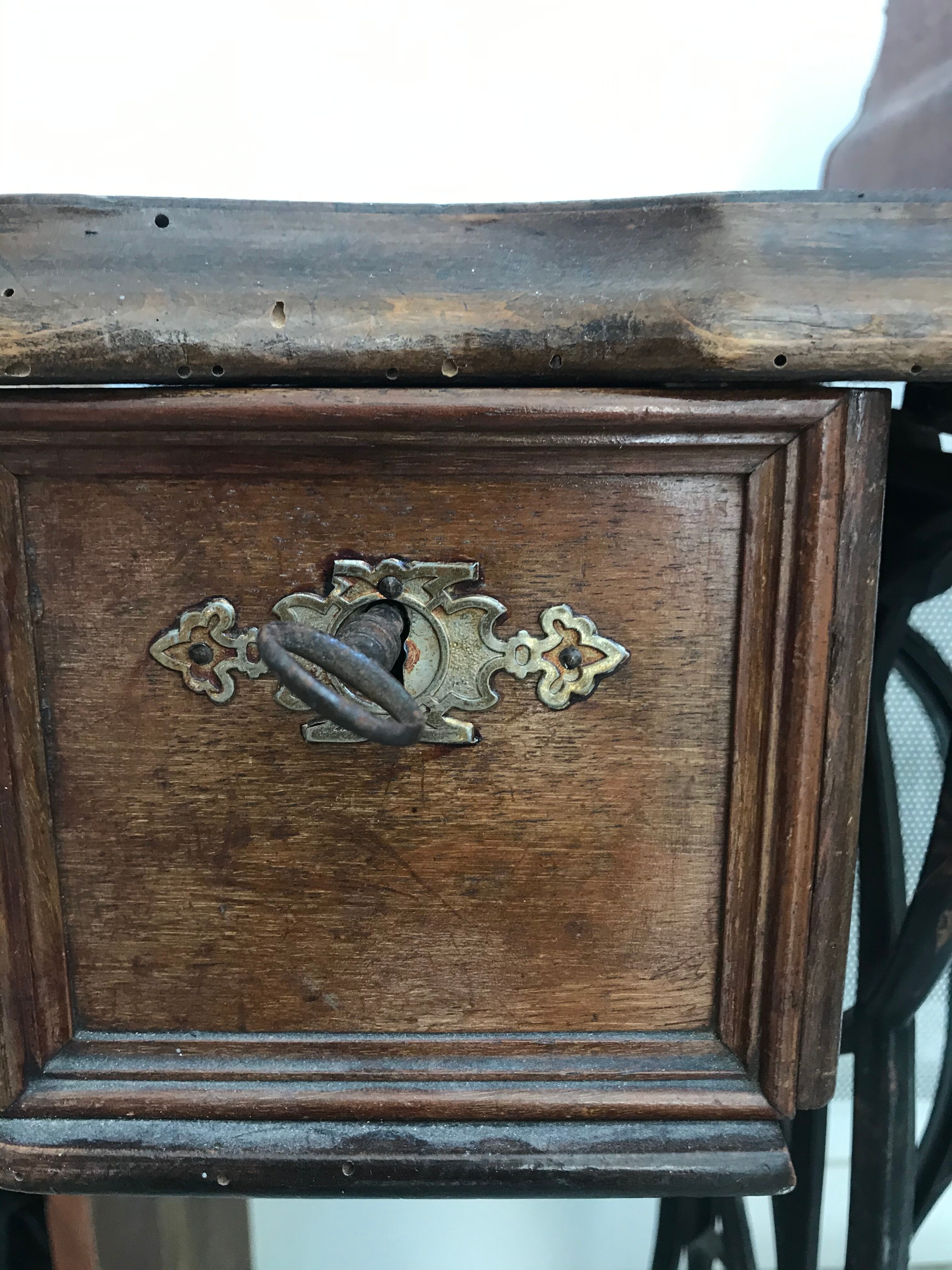 Former vesta sewing machine