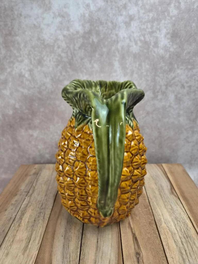 Vintage jug in majolica in the shape of a pineapple – decorative ceramic